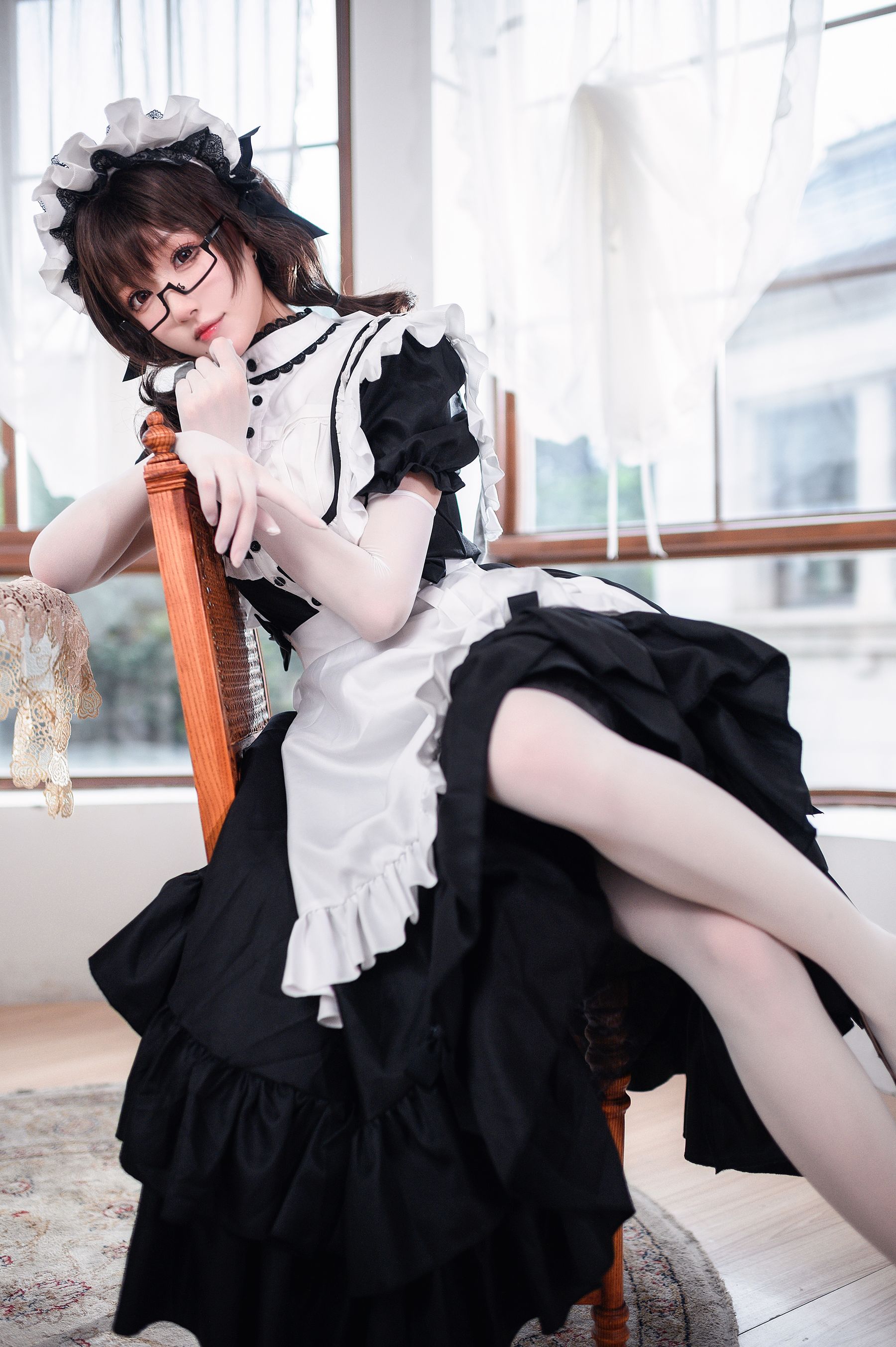 [福利COS] 动漫博主阿包也是兔娘 - 传统长裙女仆