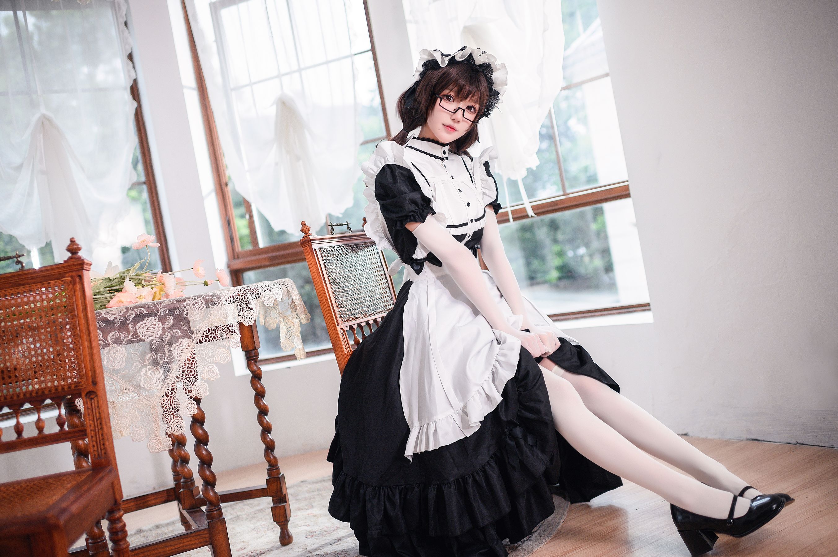 [福利COS] 动漫博主阿包也是兔娘 - 传统长裙女仆