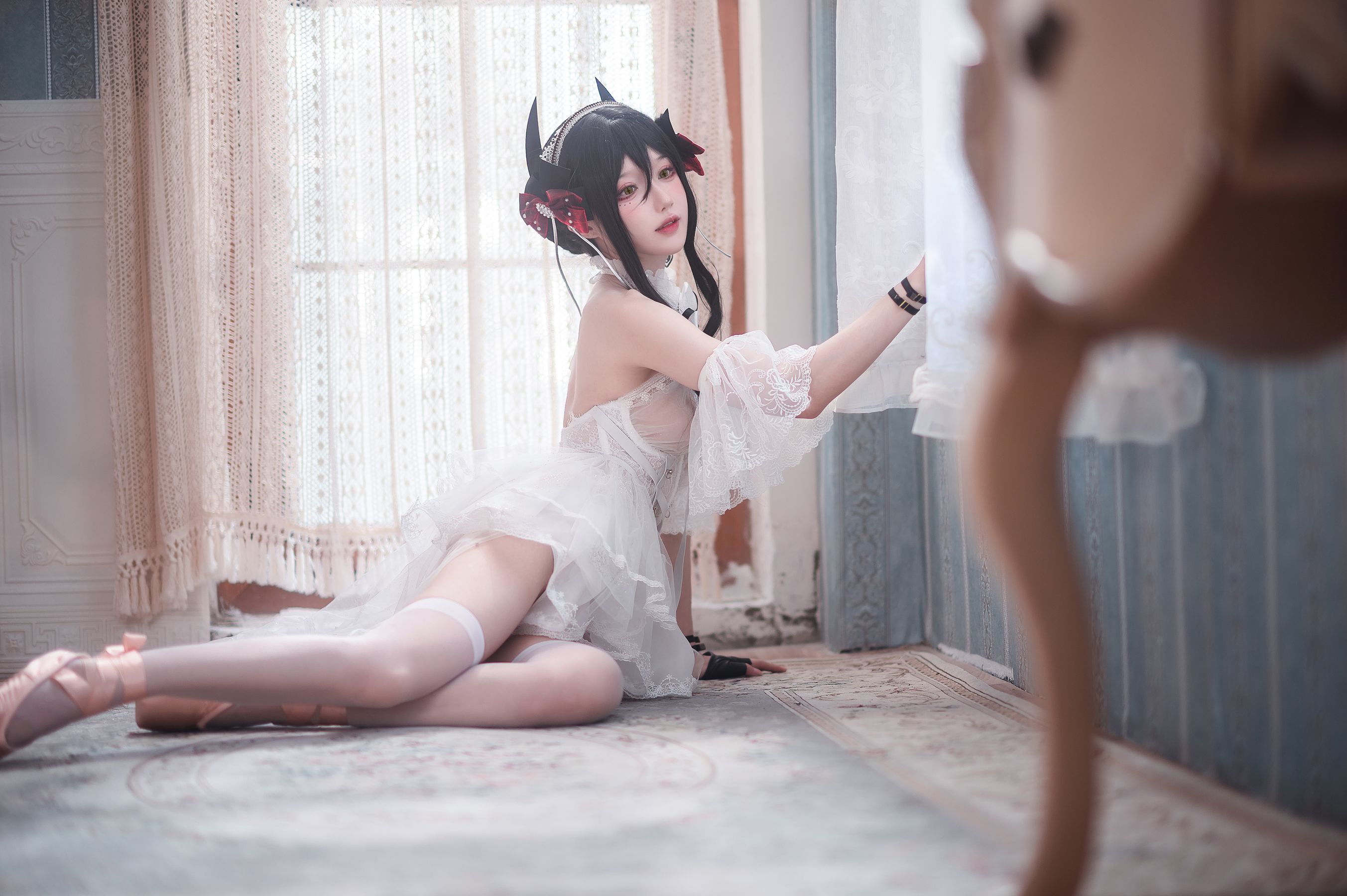 [福利COS] 动漫博主阿包也是兔娘 - 明日方舟 伊内斯芭蕾