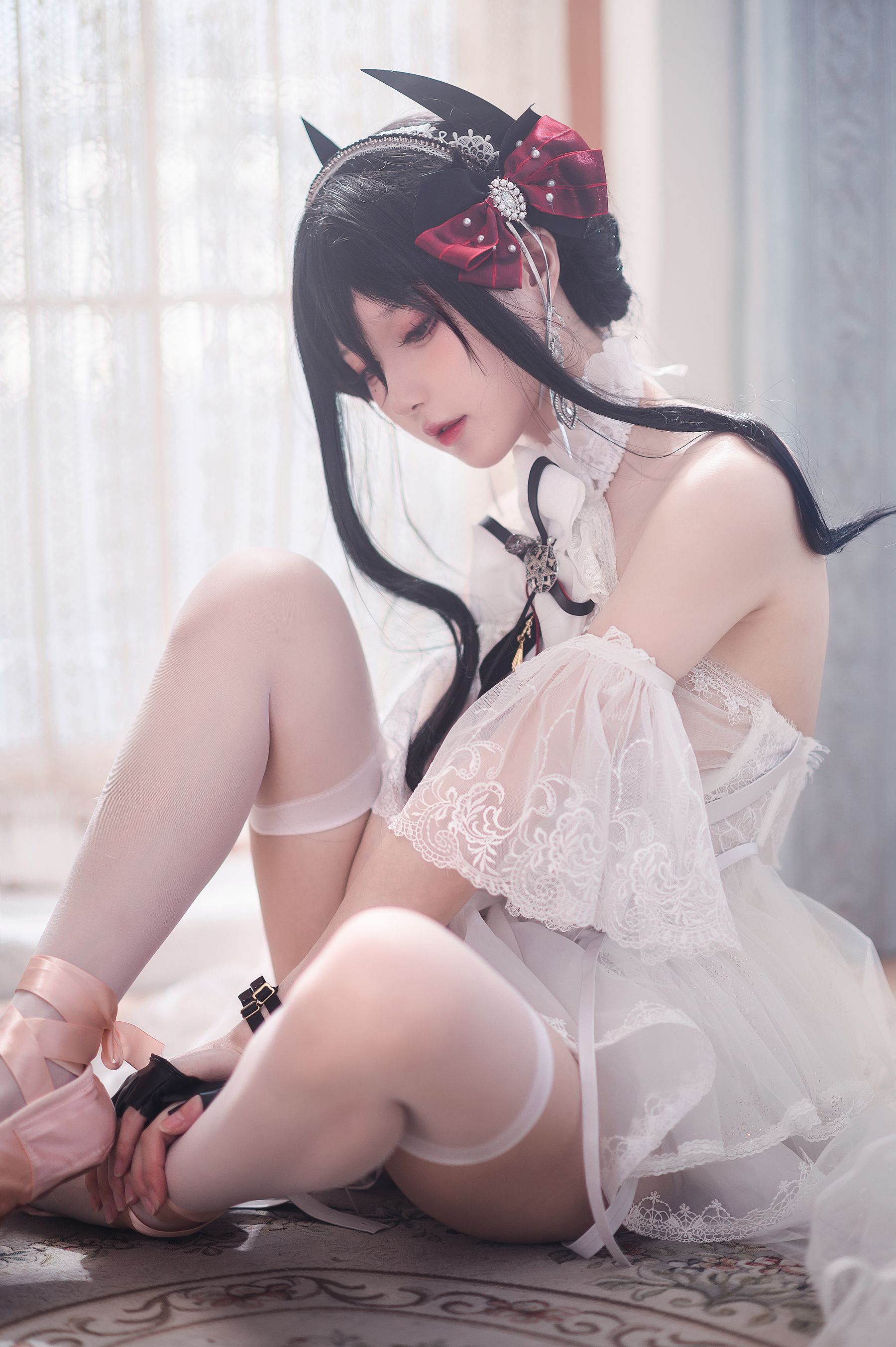 [福利COS] 动漫博主阿包也是兔娘 - 明日方舟 伊内斯芭蕾