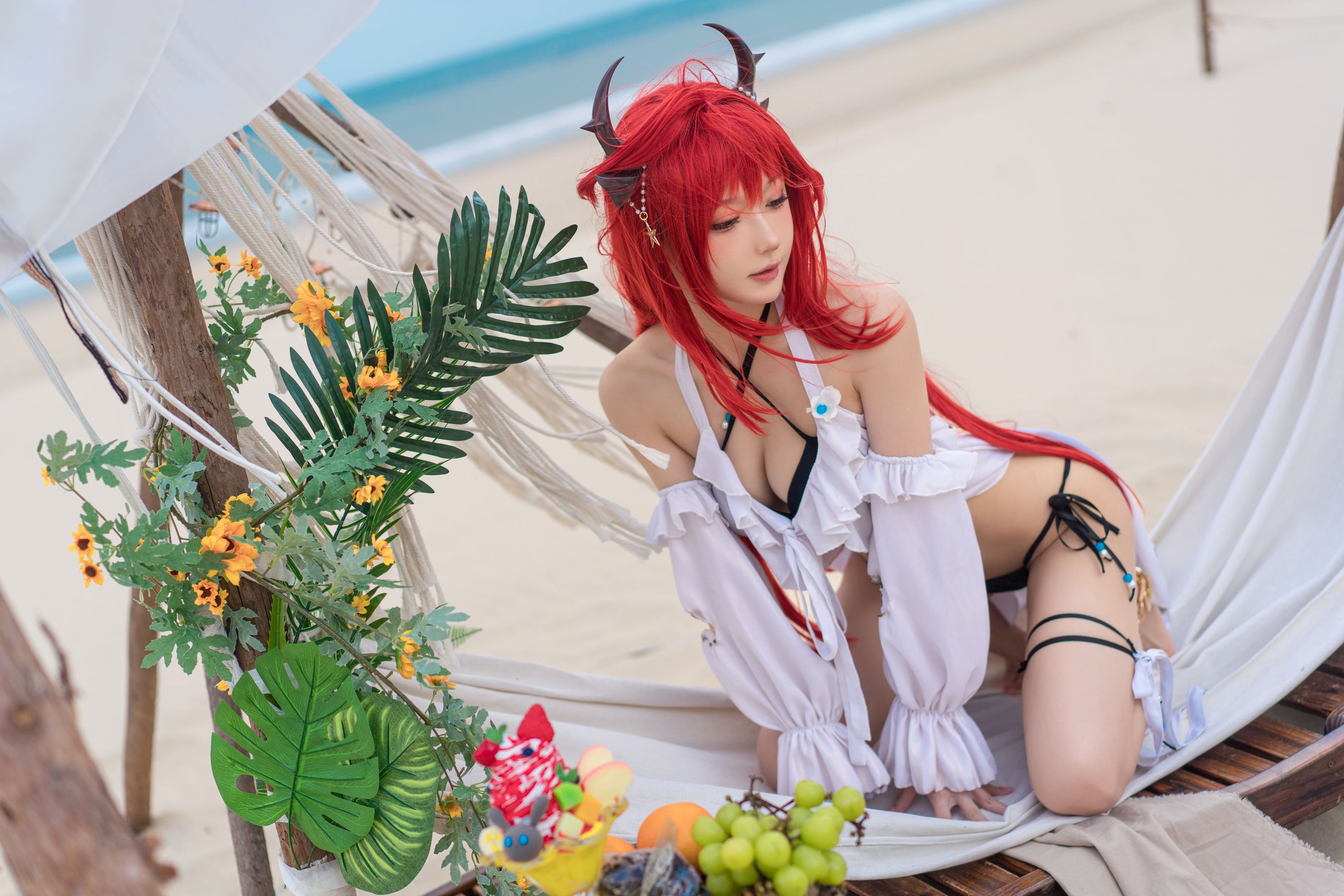 [福利COS] 动漫博主阿包也是兔娘 - 明日方舟 史尔特尔泳装