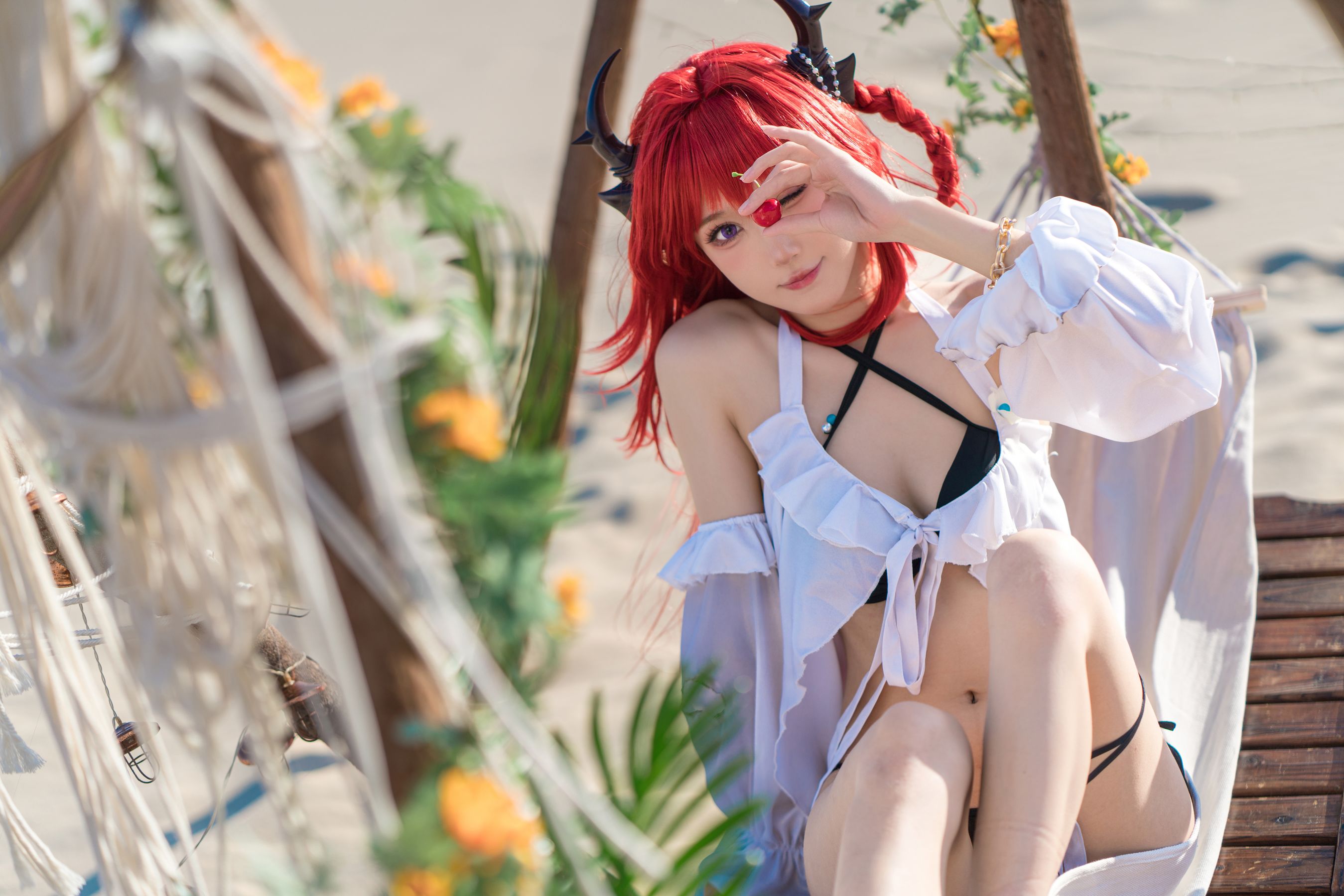 [福利COS] 动漫博主阿包也是兔娘 - 明日方舟 史尔特尔泳装