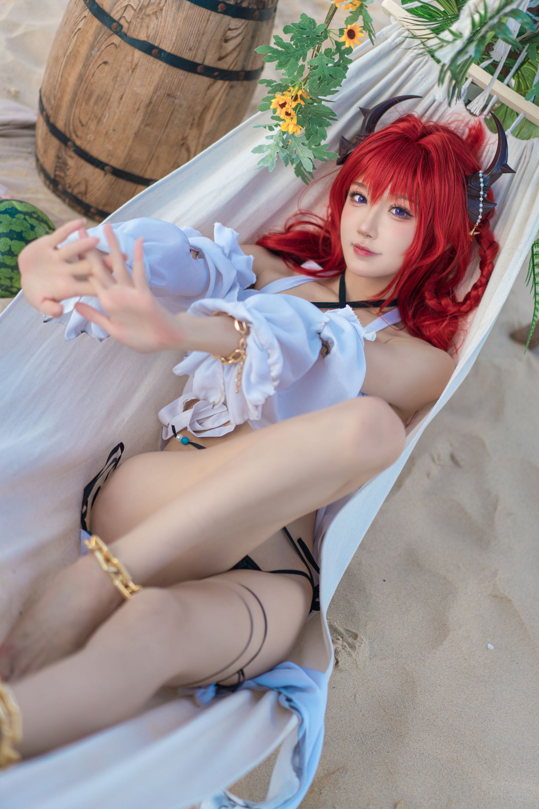 [福利COS] 动漫博主阿包也是兔娘 - 明日方舟 史尔特尔泳装