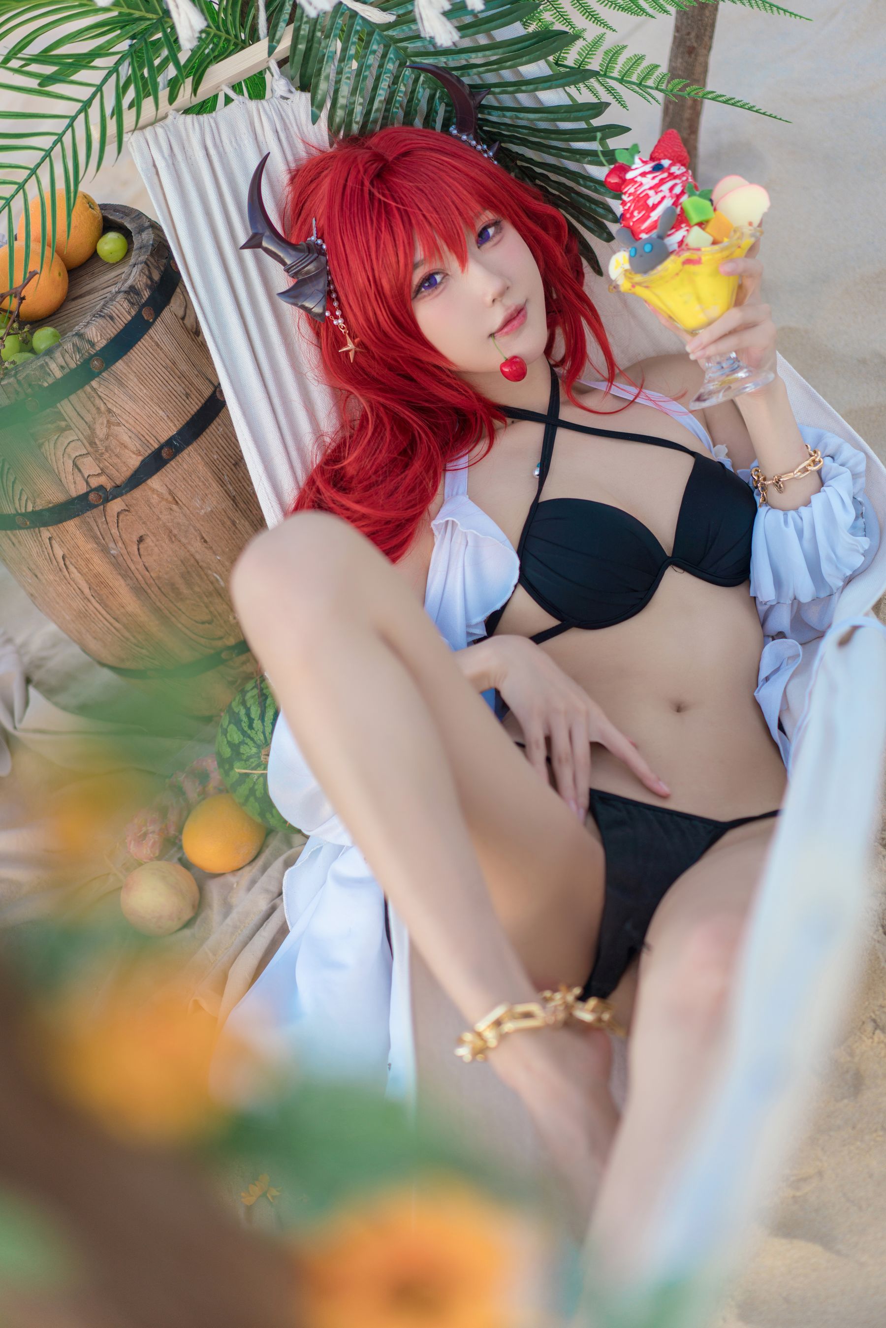 [福利COS] 动漫博主阿包也是兔娘 - 明日方舟 史尔特尔泳装