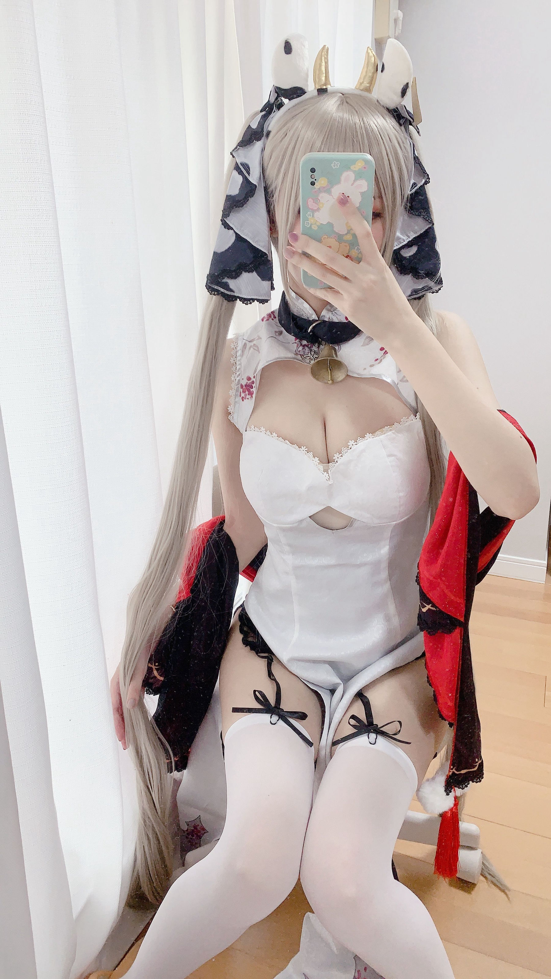 [福利COS] 千阳(ちよ) - 可畏旗袍对镜拍
