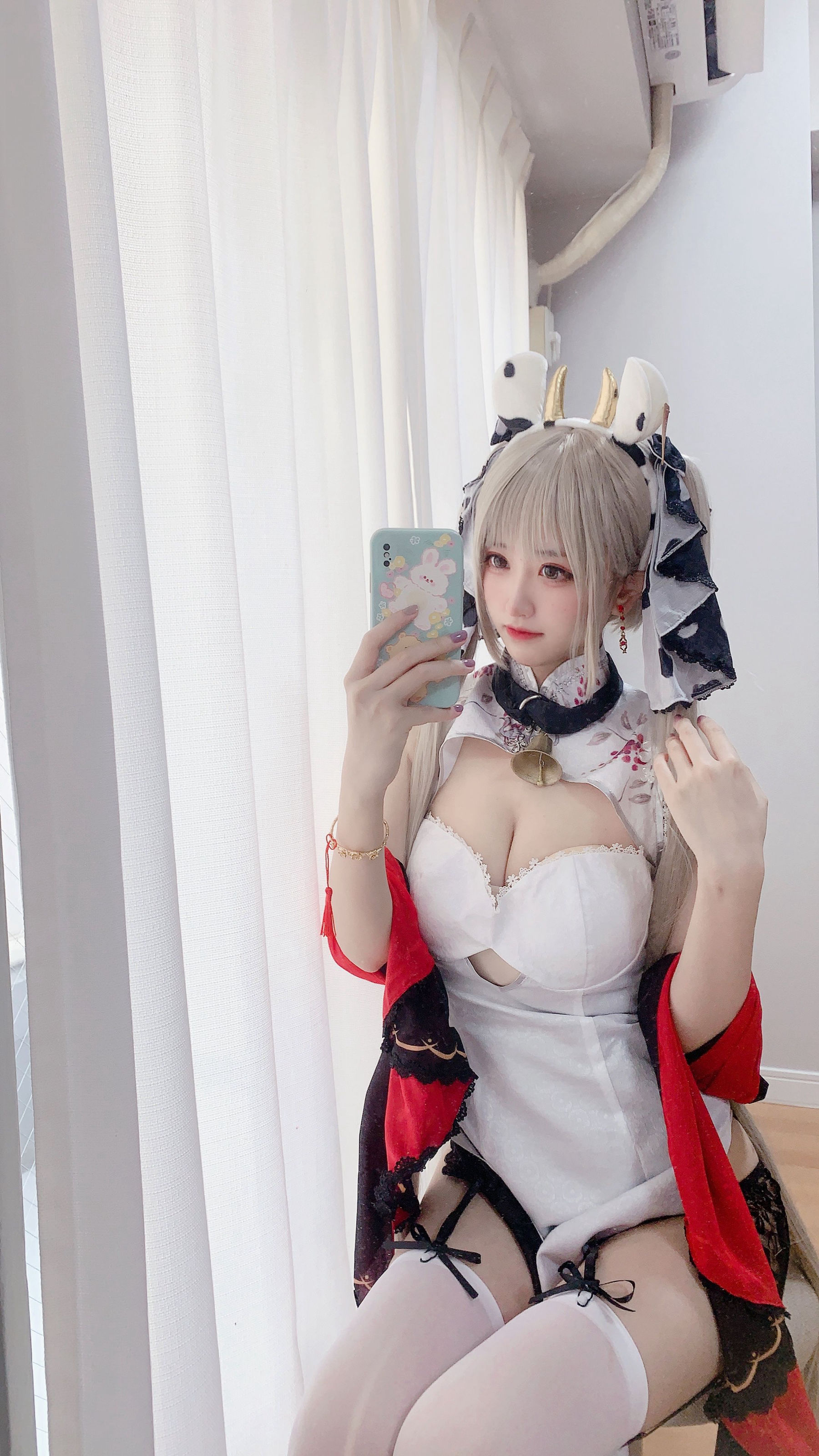 [福利COS] 千阳(ちよ) - 可畏旗袍对镜拍