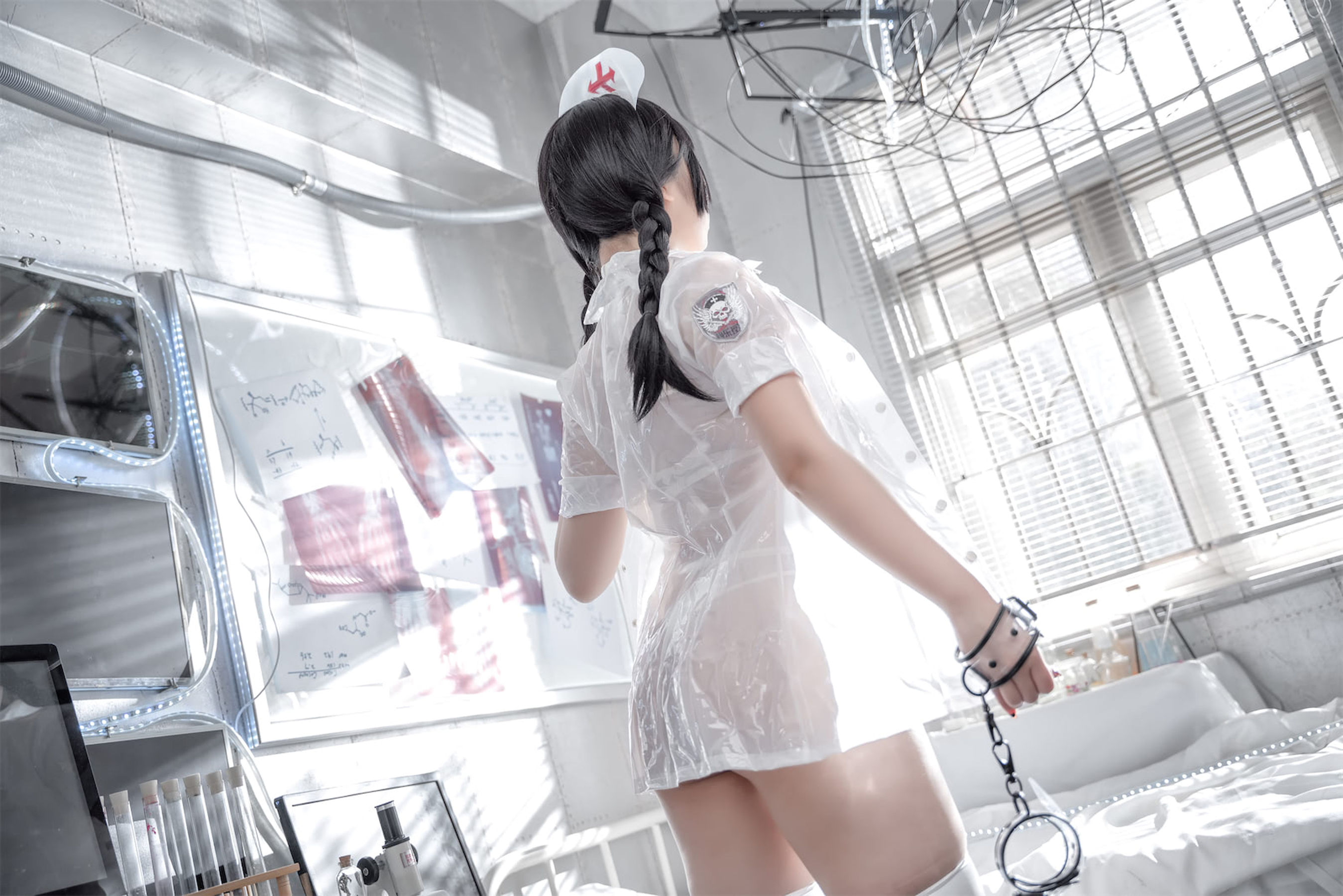 [福利COS] 啊日日_Ganlory - 未来白色护士
