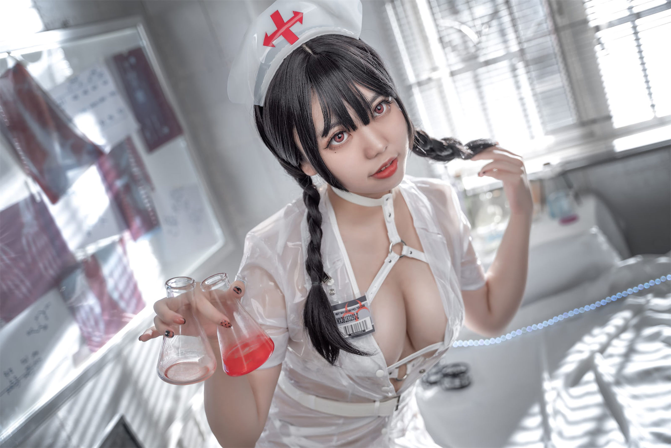 [福利COS] 啊日日_Ganlory - 未来白色护士
