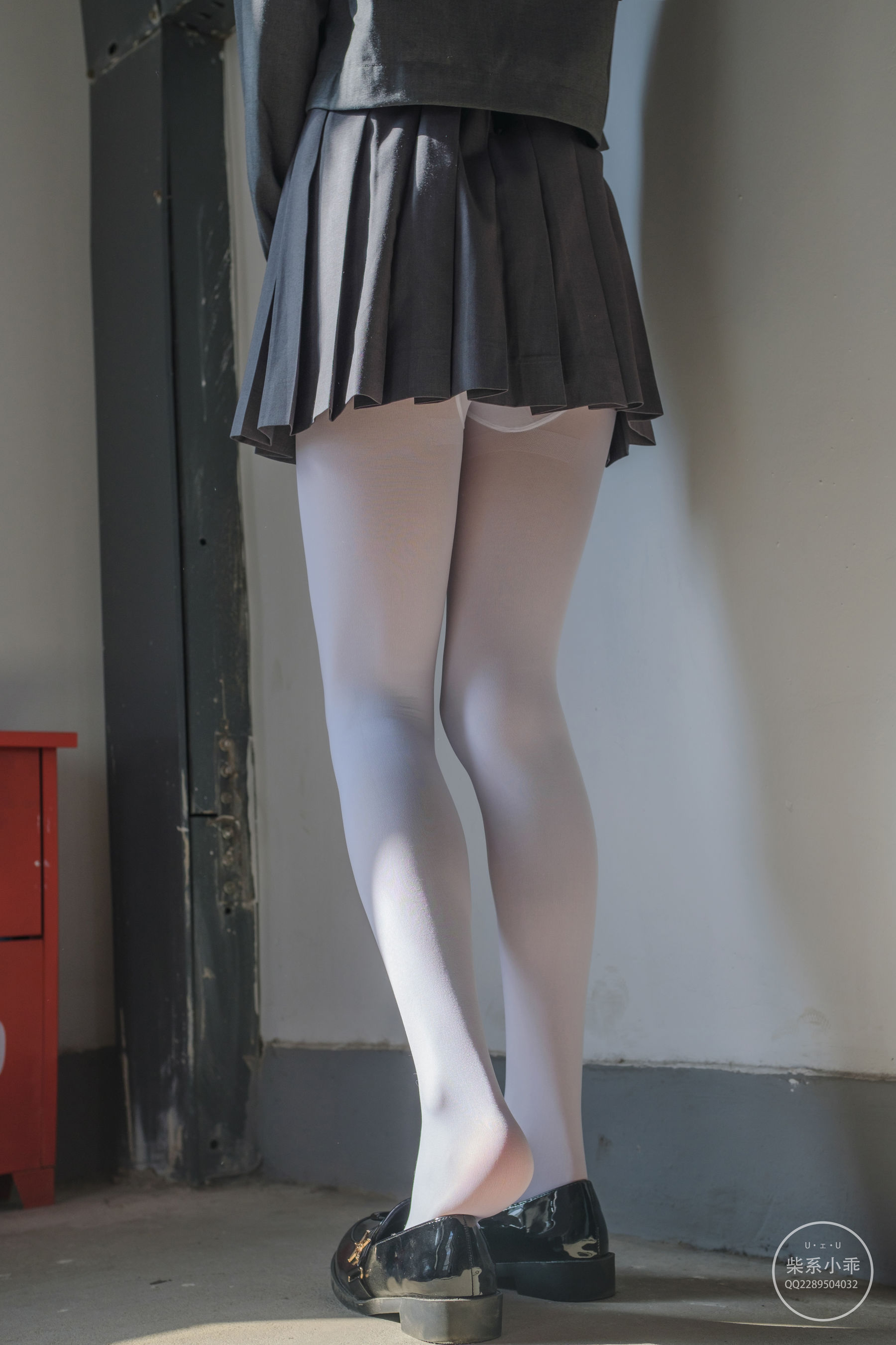 [福利COS] 柴系小乖(稚乖画册) - 夜夜 教室