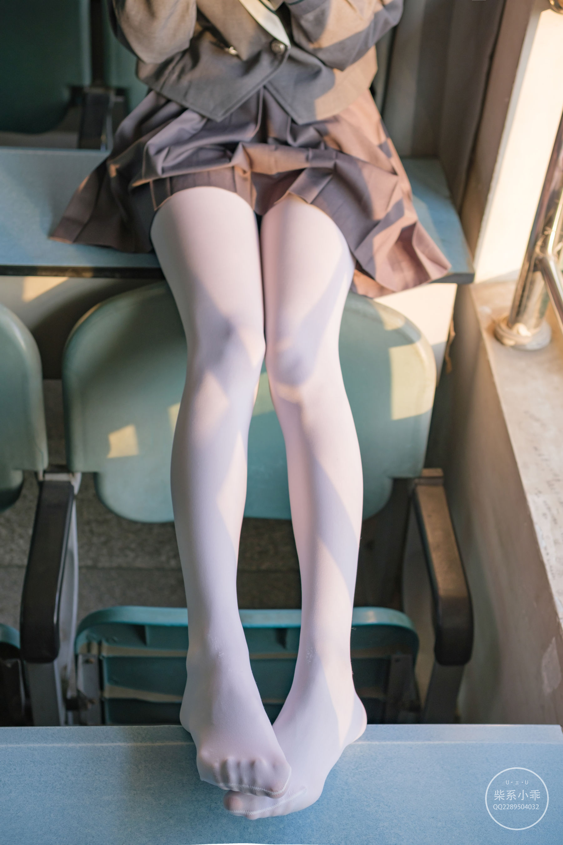 [福利COS] 柴系小乖(稚乖画册) - 夜夜 教室