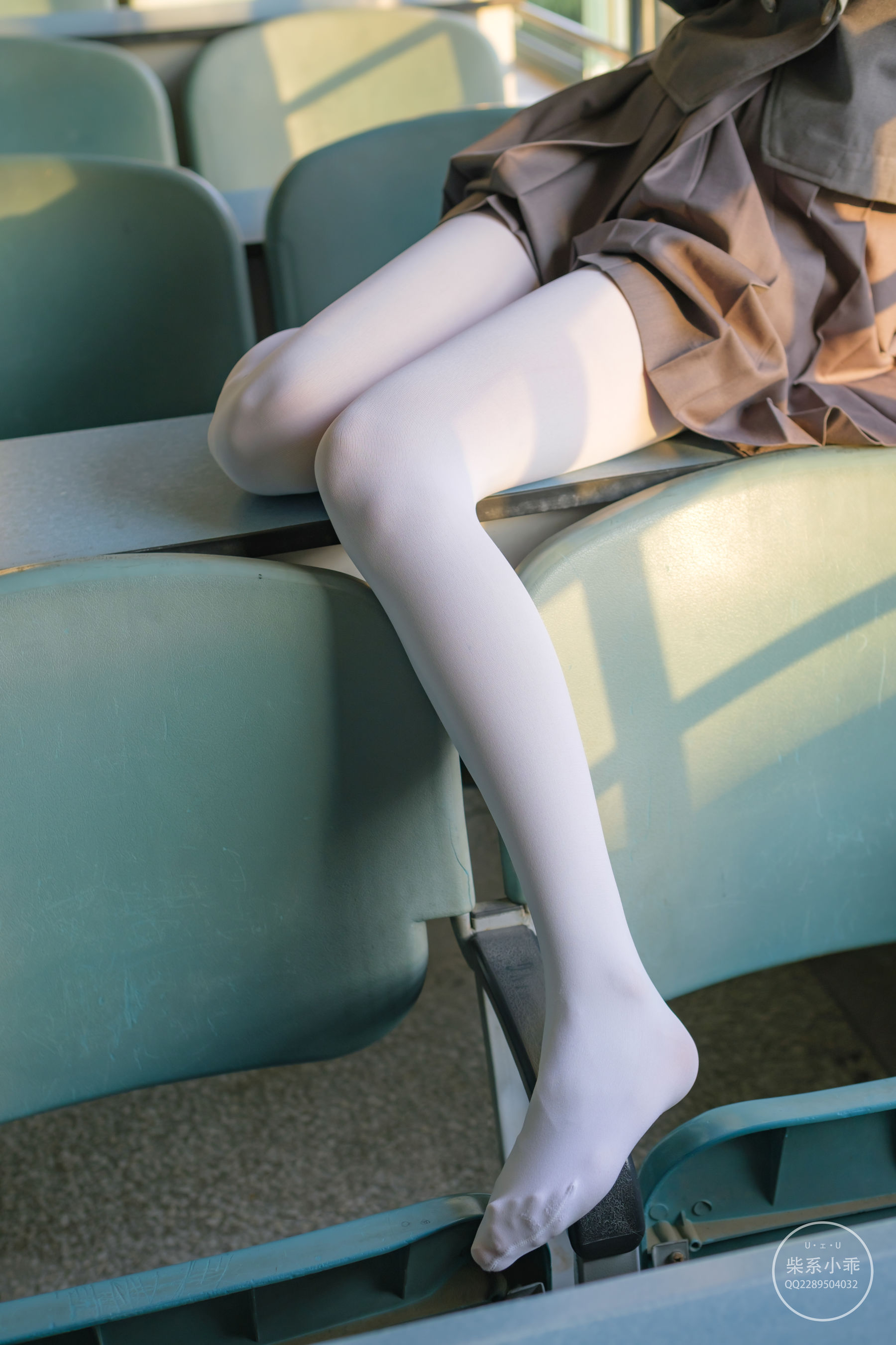 [福利COS] 柴系小乖(稚乖画册) - 夜夜 教室