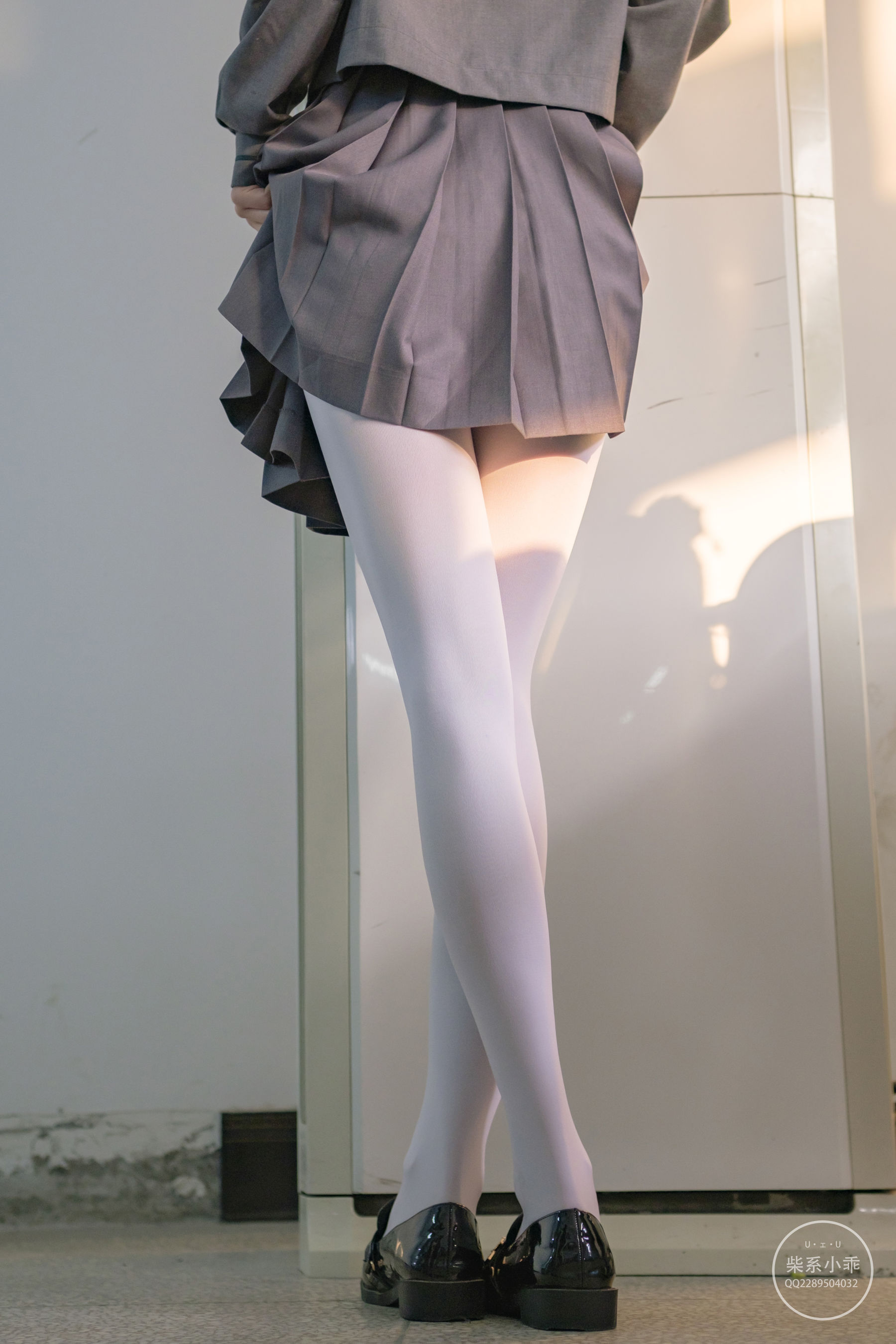 [福利COS] 柴系小乖(稚乖画册) - 夜夜 教室
