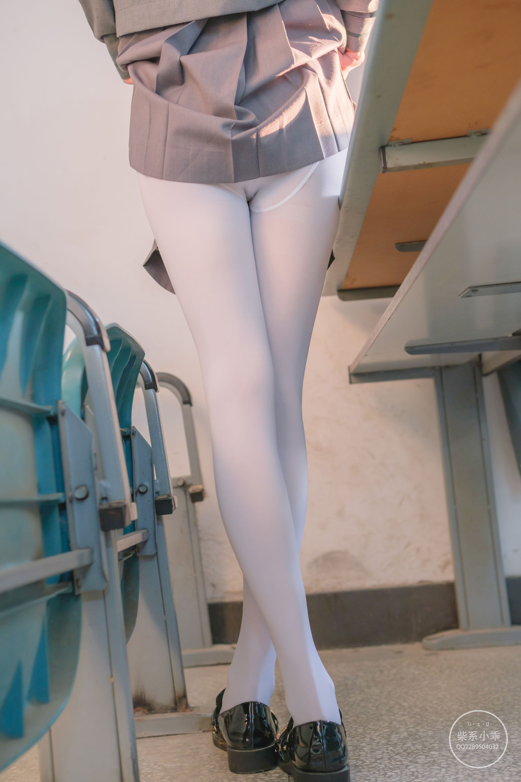 [福利COS] 柴系小乖(稚乖画册) - 夜夜 教室