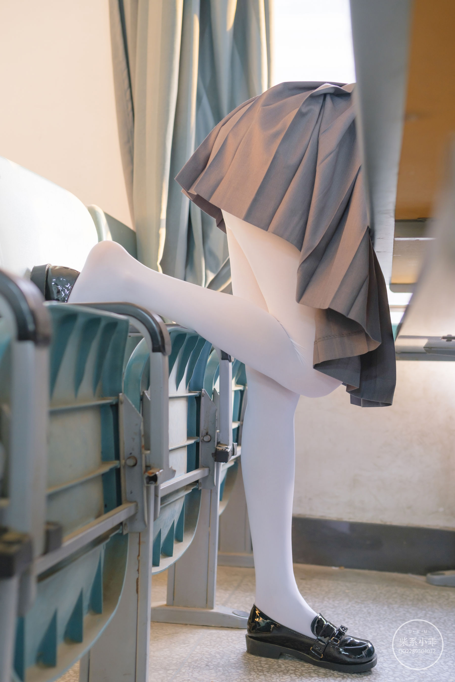 [福利COS] 柴系小乖(稚乖画册) - 夜夜 教室