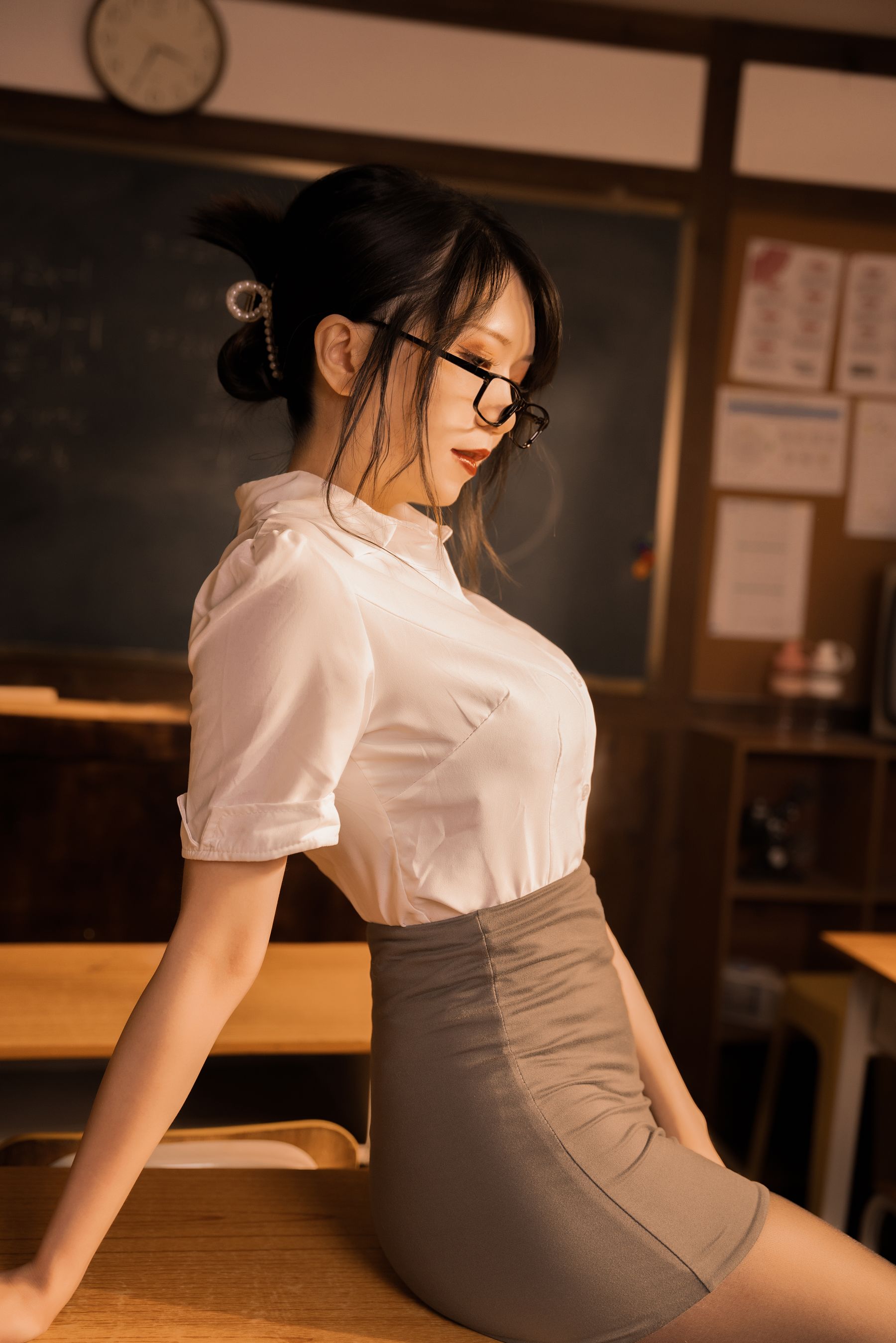 [福利COS] 梓未 - 禁忌教师