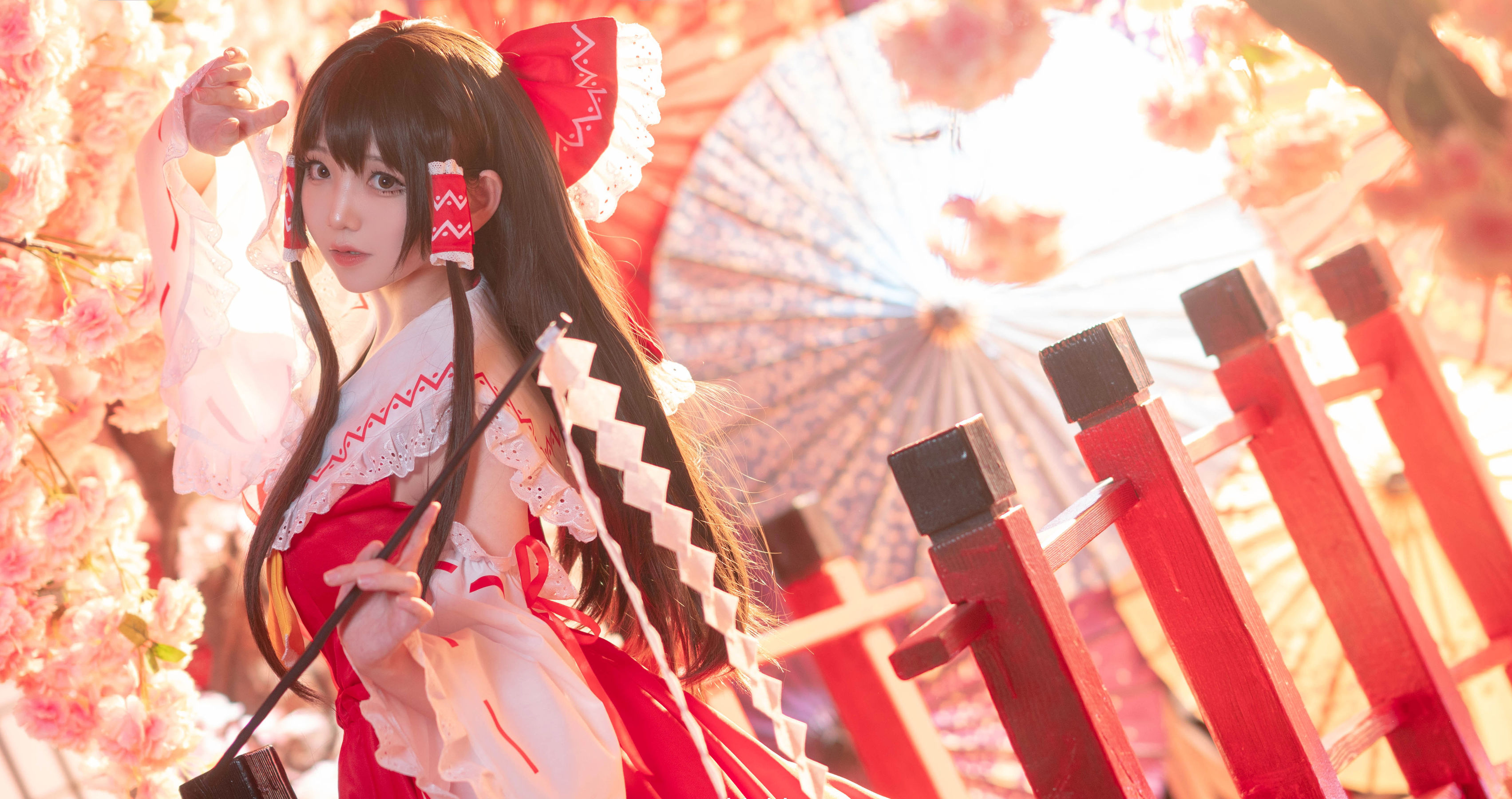 [福利COS] 楚楚子w - 博丽灵梦
