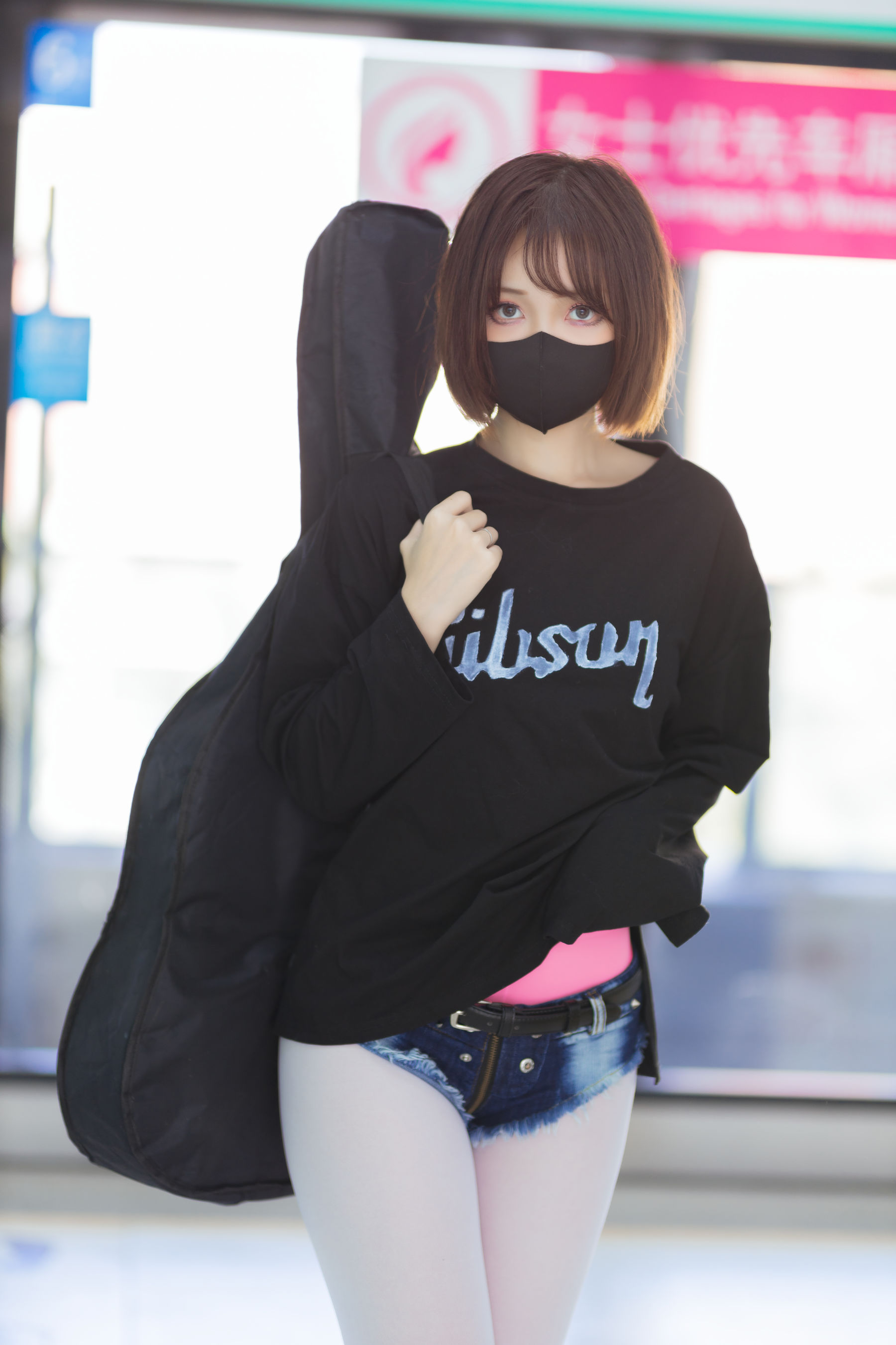 [福利COS] 洛桑w伊梓 - 地铁吉他