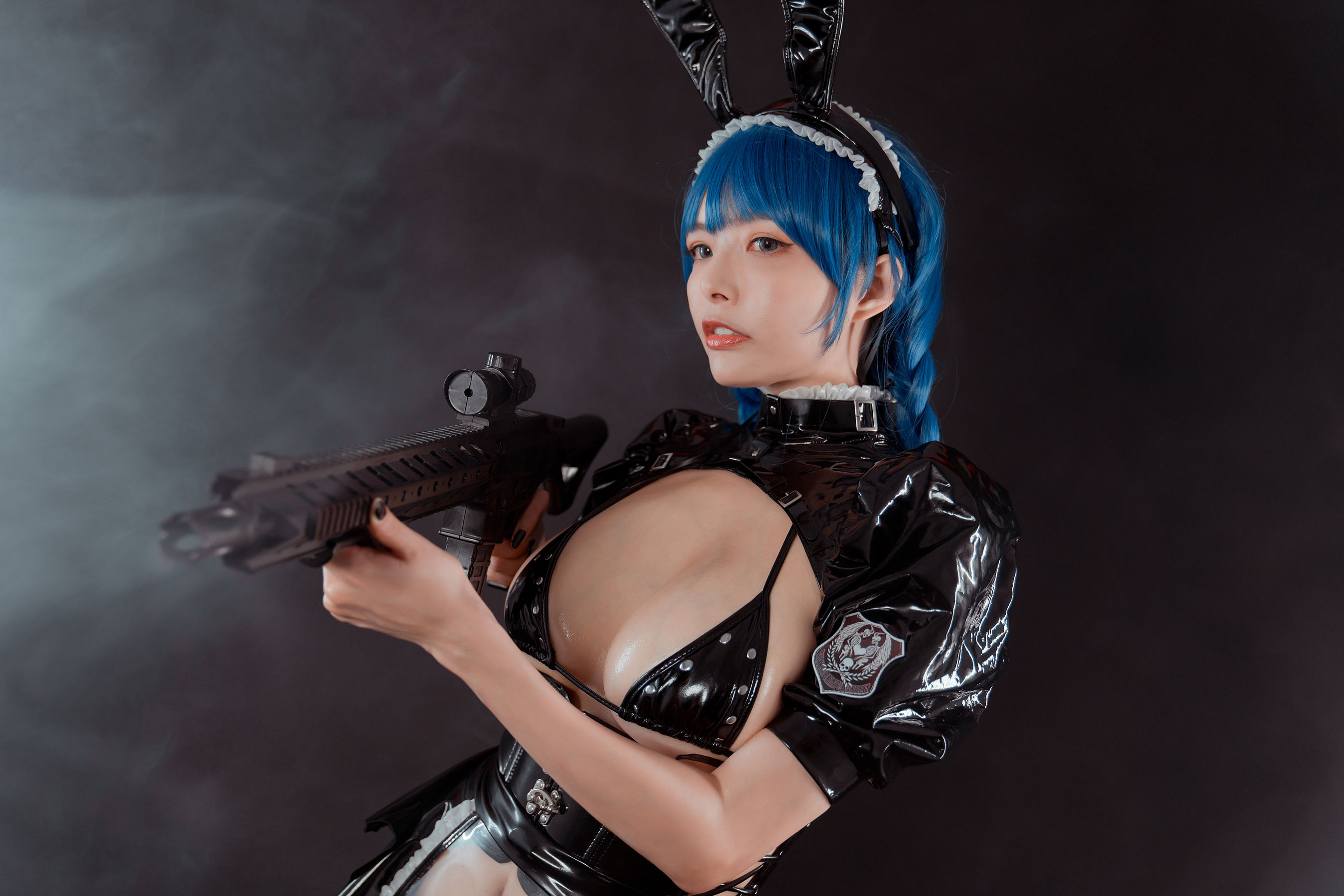 [福利COS] 秋和柯基(夏小秋秋秋) - 武装女仆