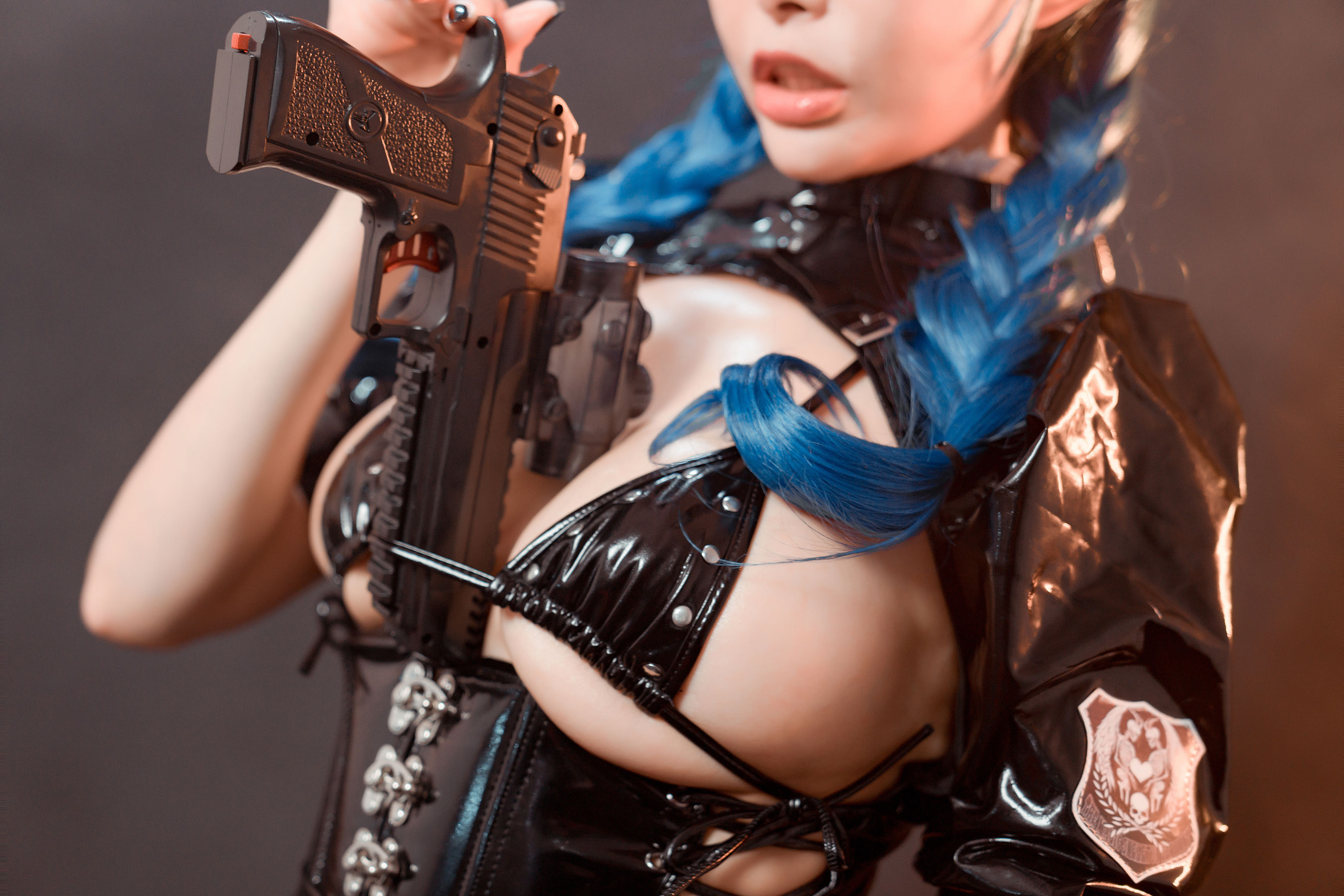 [福利COS] 秋和柯基(夏小秋秋秋) - 武装女仆