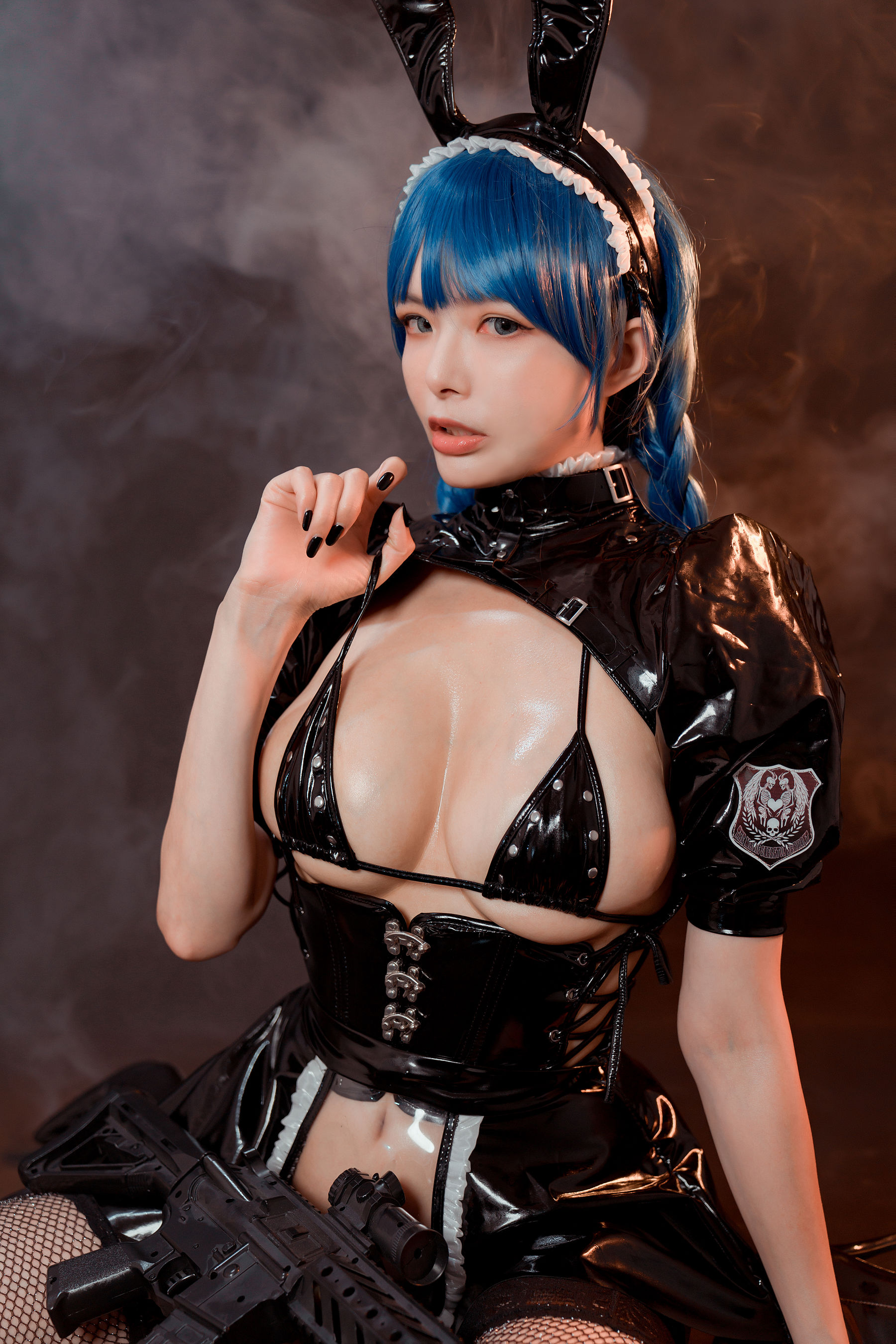 [福利COS] 秋和柯基(夏小秋秋秋) - 武装女仆