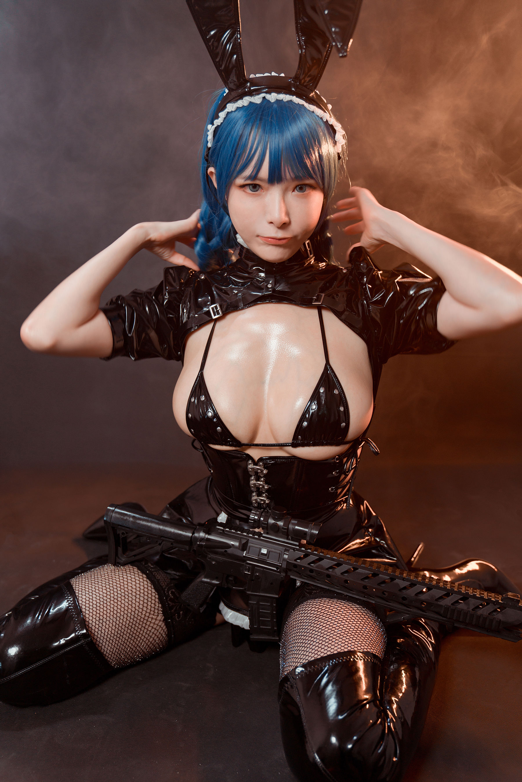[福利COS] 秋和柯基(夏小秋秋秋) - 武装女仆