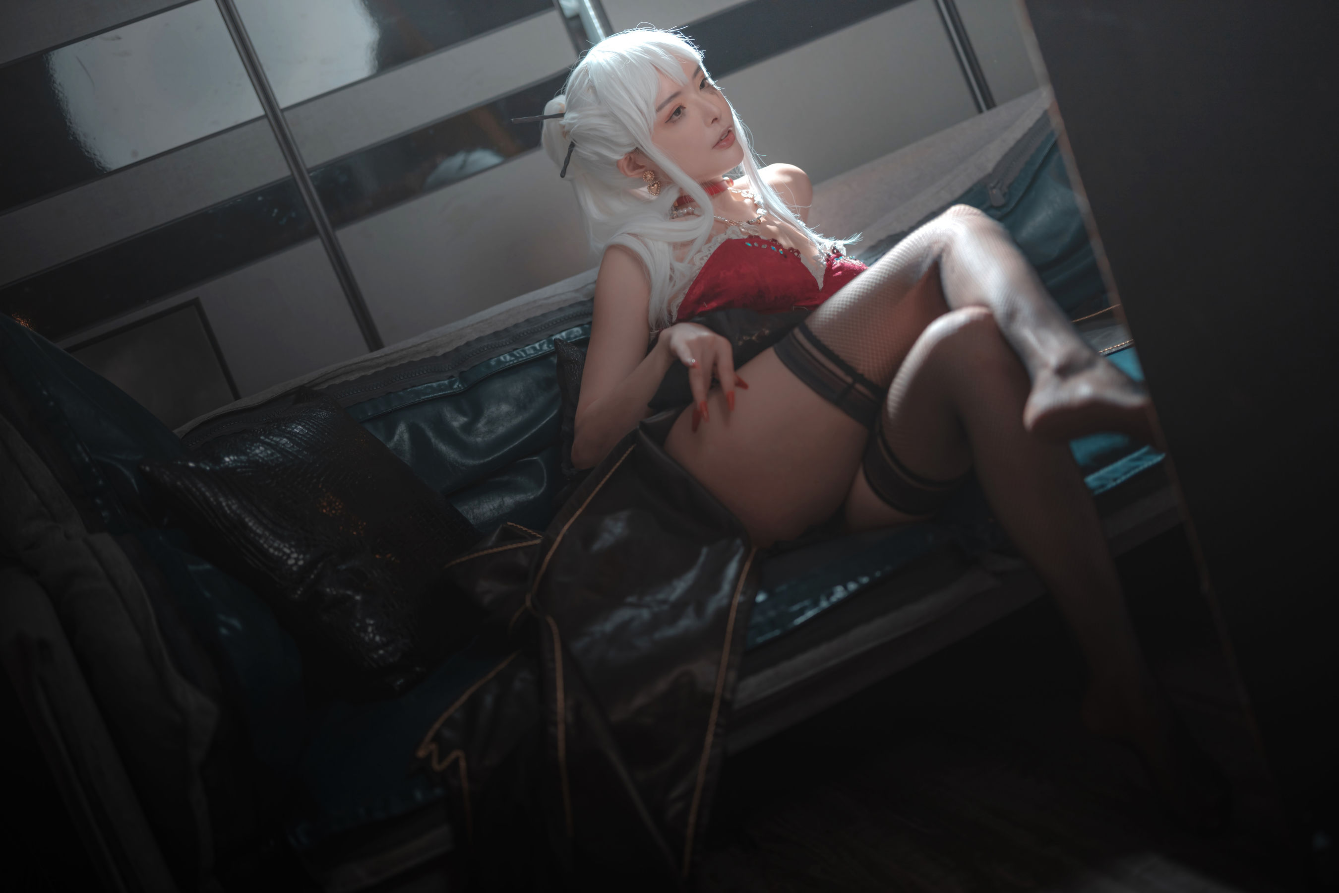 [福利COS] 秋和柯基(夏小秋秋秋) - 火辣出击