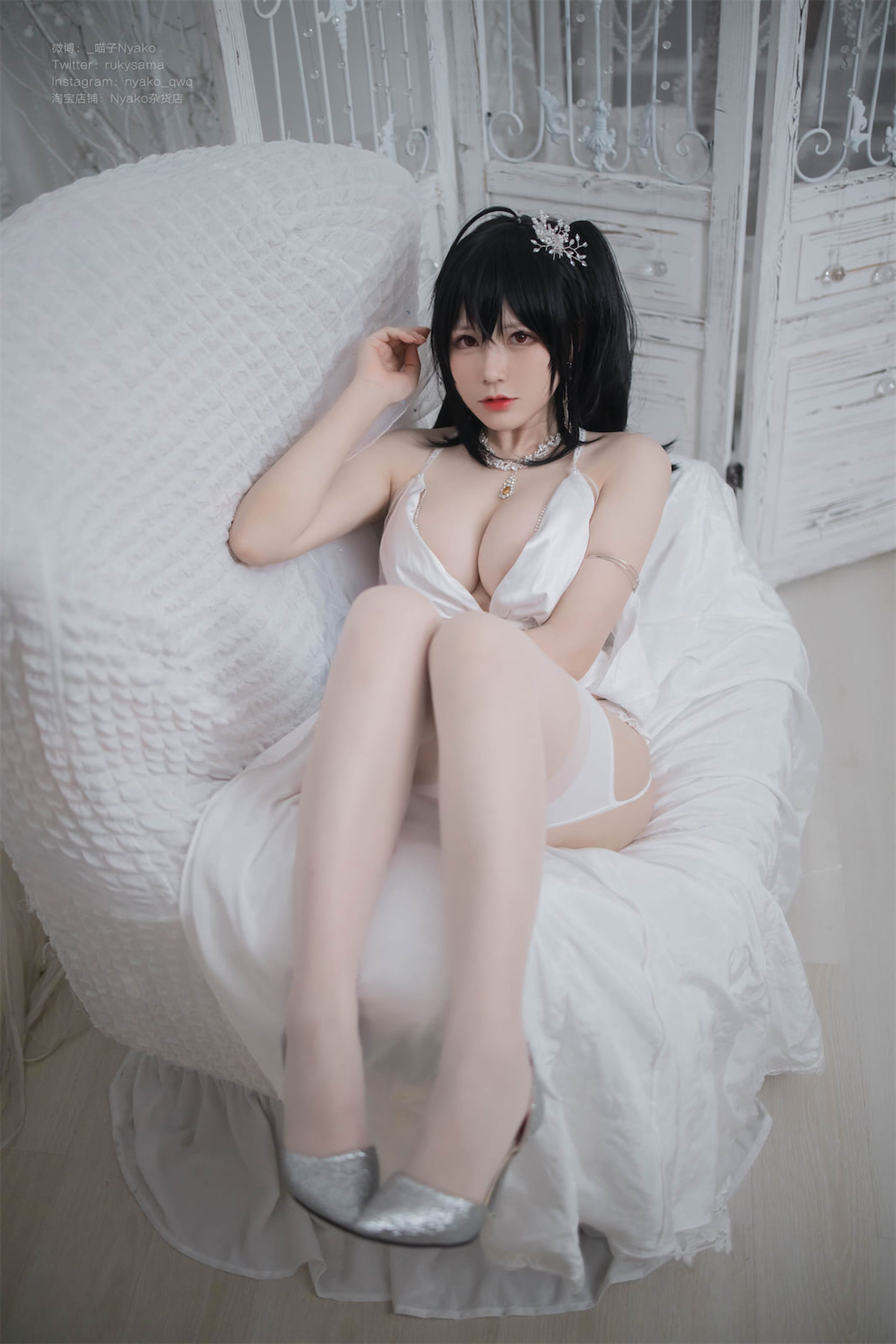 [福利COS] 萌妹子Nyako喵子 - 大凤纯白婚纱
