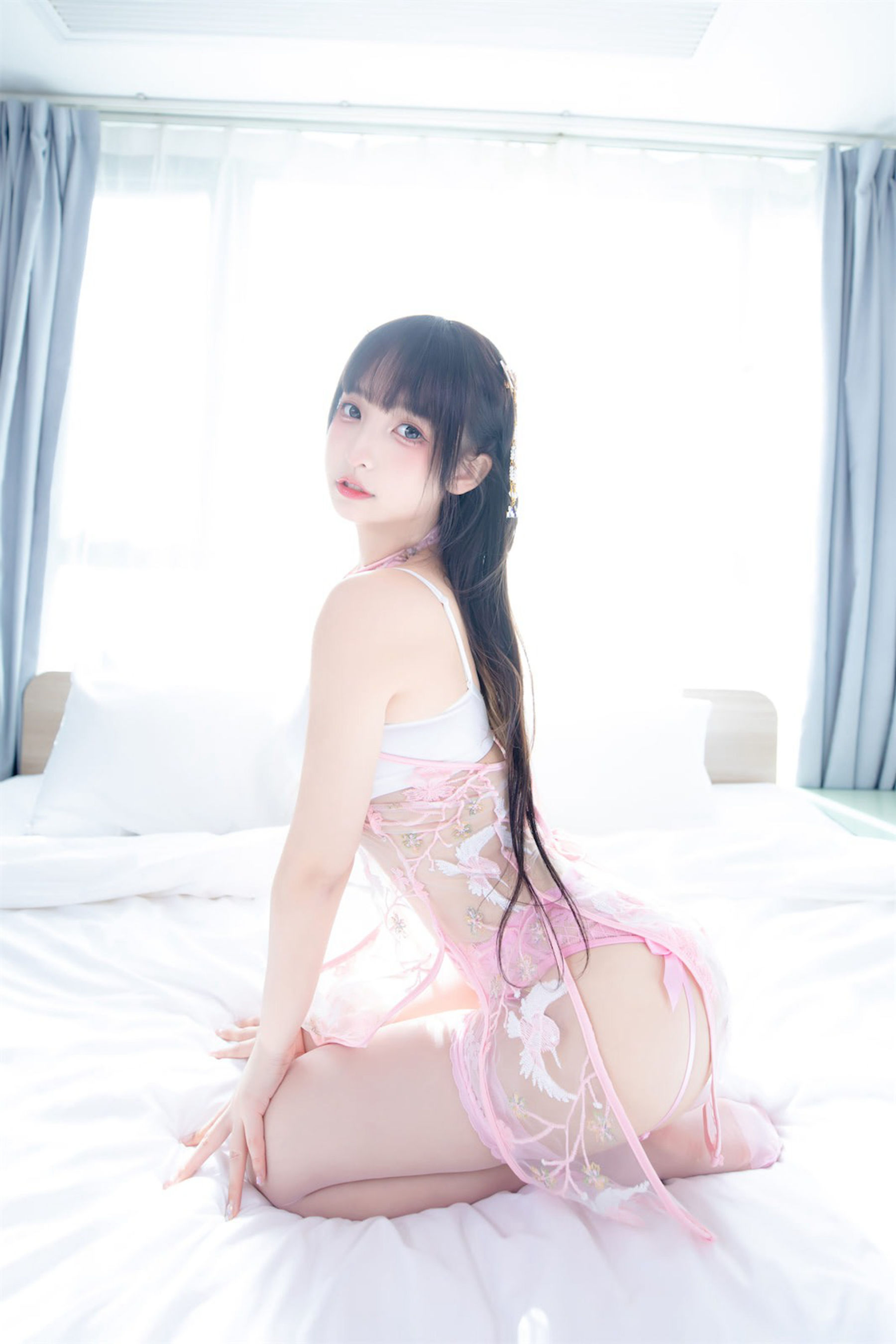 [福利COS] 萝莉神楽板真冬 之小鸟依人