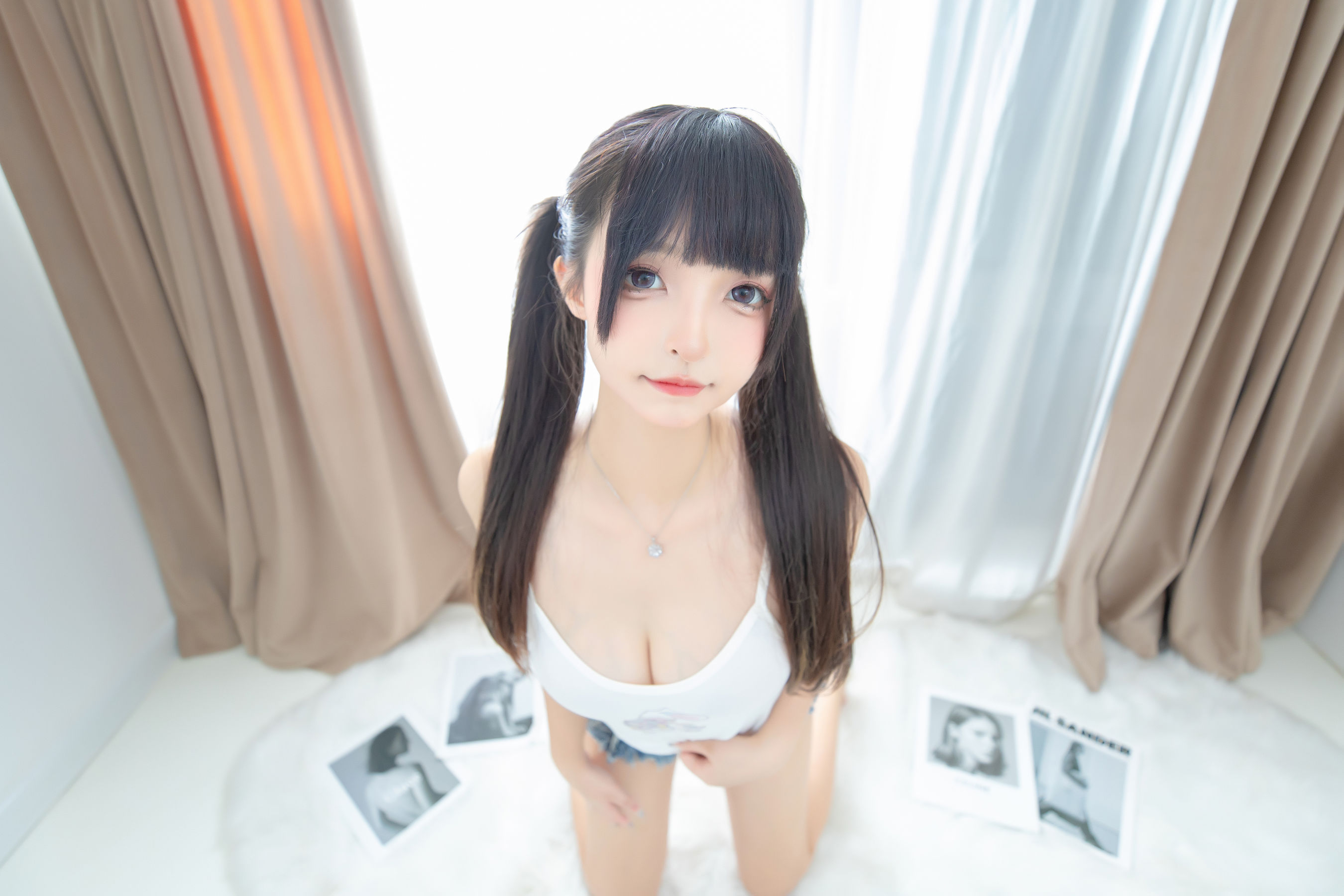 [福利COS] 萝莉神楽板真冬 之牛仔兔兔