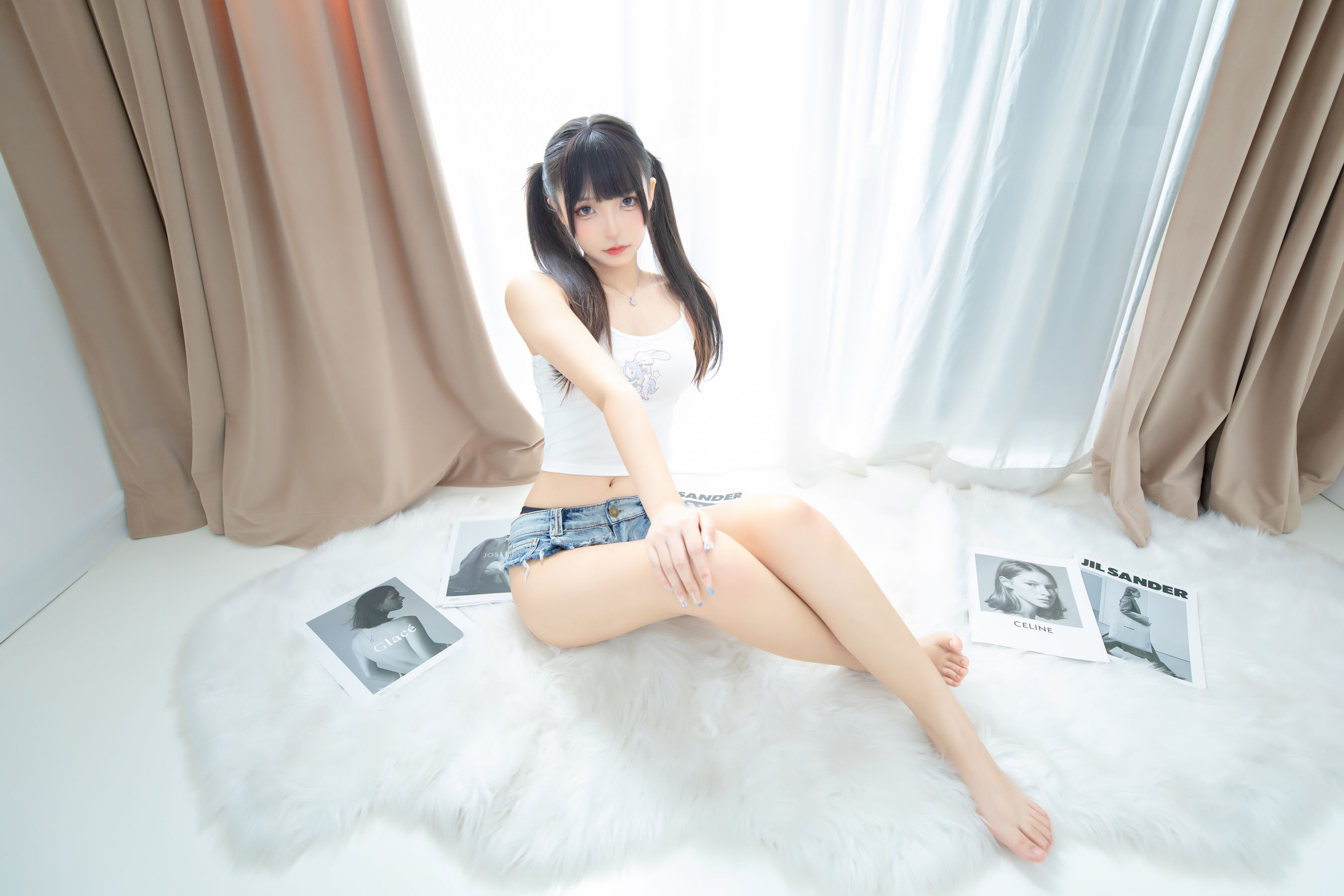 [福利COS] 萝莉神楽板真冬 之牛仔兔兔