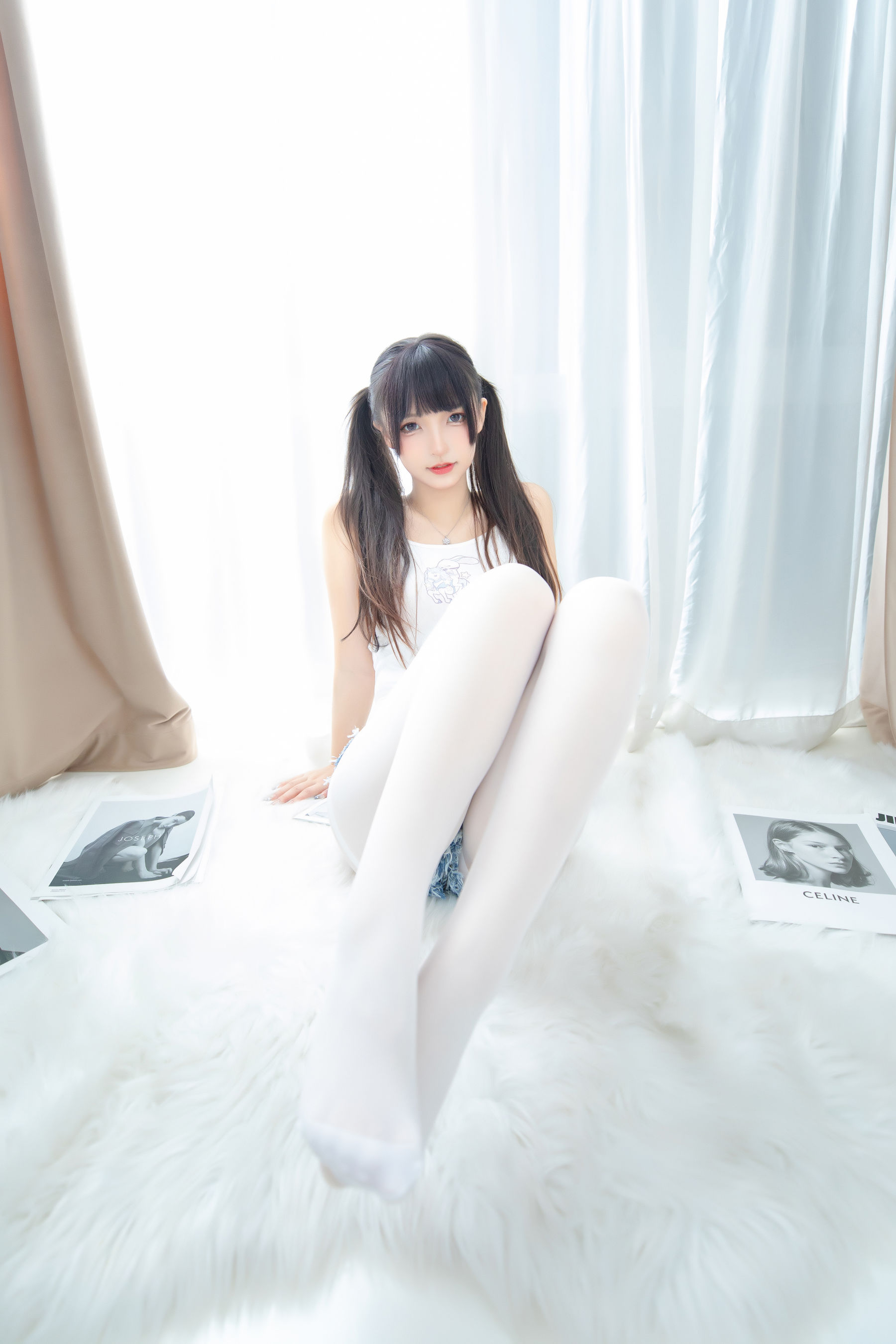 [福利COS] 萝莉神楽板真冬 之牛仔兔兔