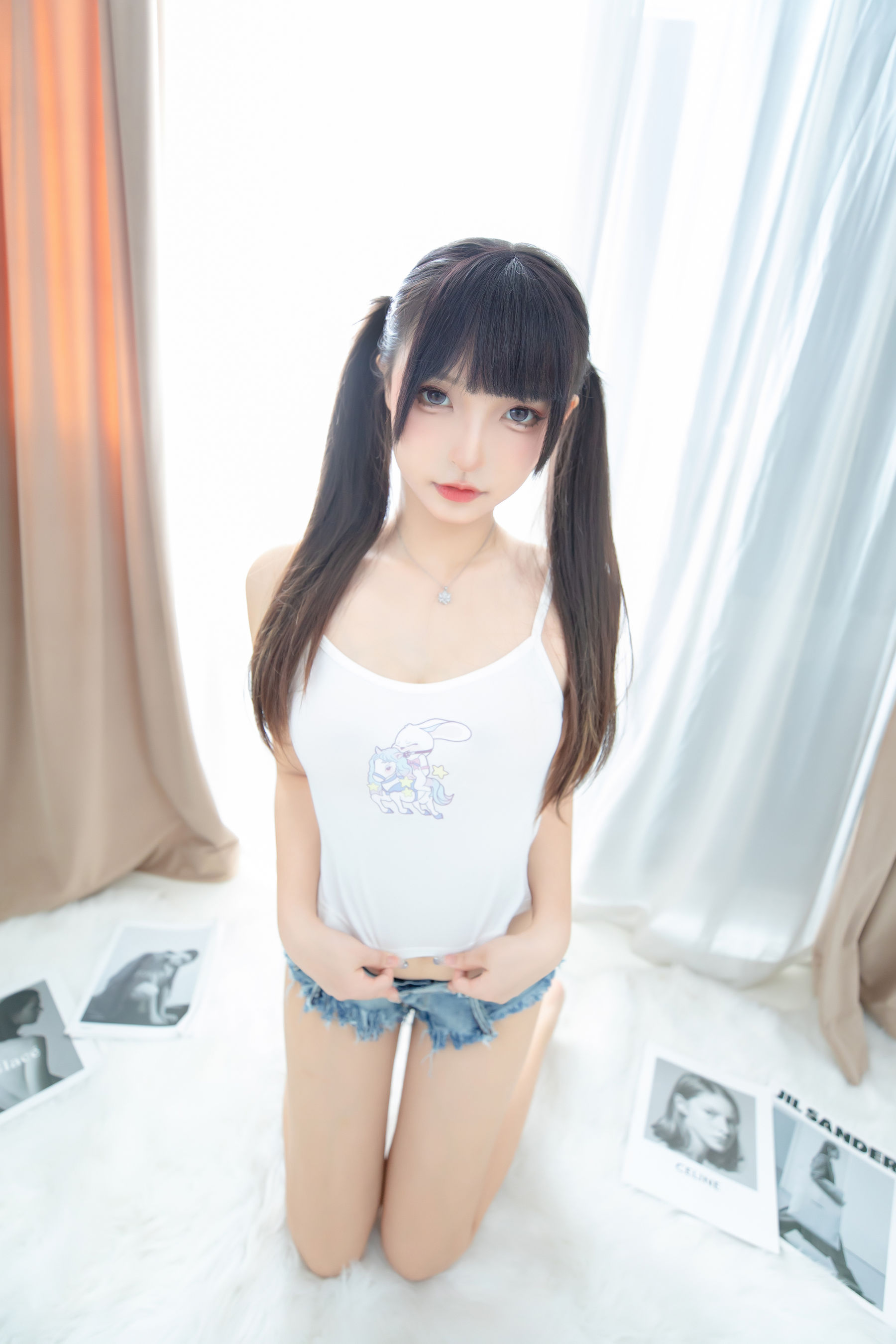 [福利COS] 萝莉神楽板真冬 之牛仔兔兔