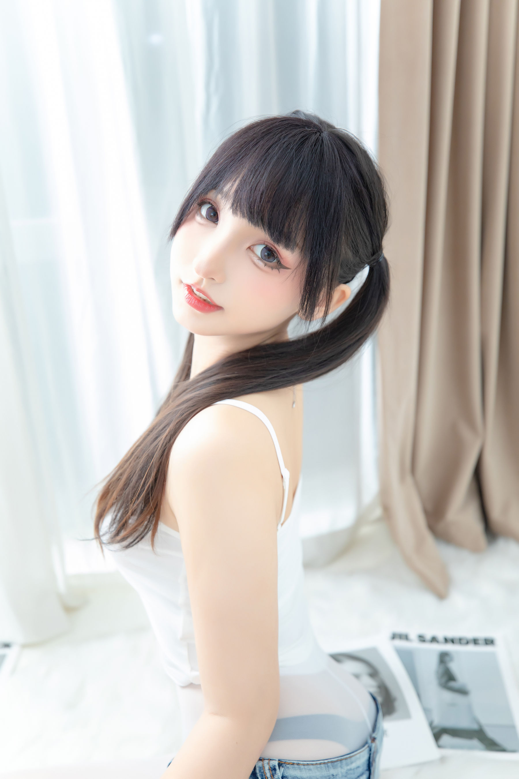 [福利COS] 萝莉神楽板真冬 之牛仔兔兔