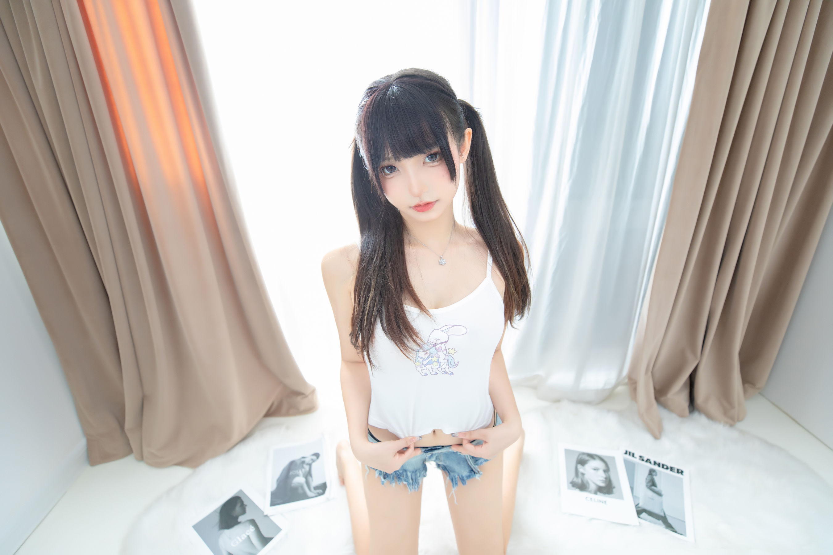 [福利COS] 萝莉神楽板真冬 之牛仔兔兔