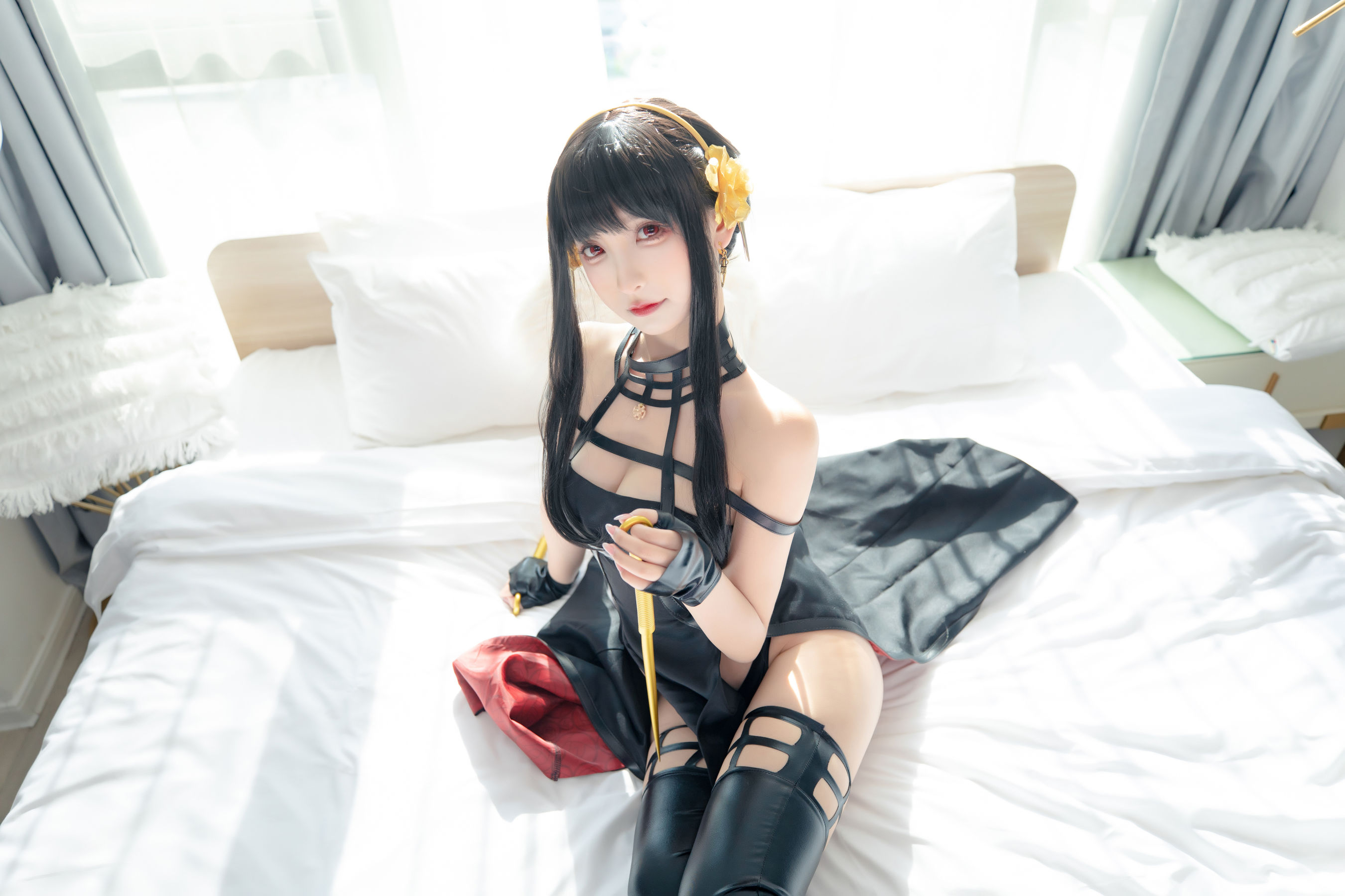 [福利COS] 萝莉神楽板真冬 之约尔太太