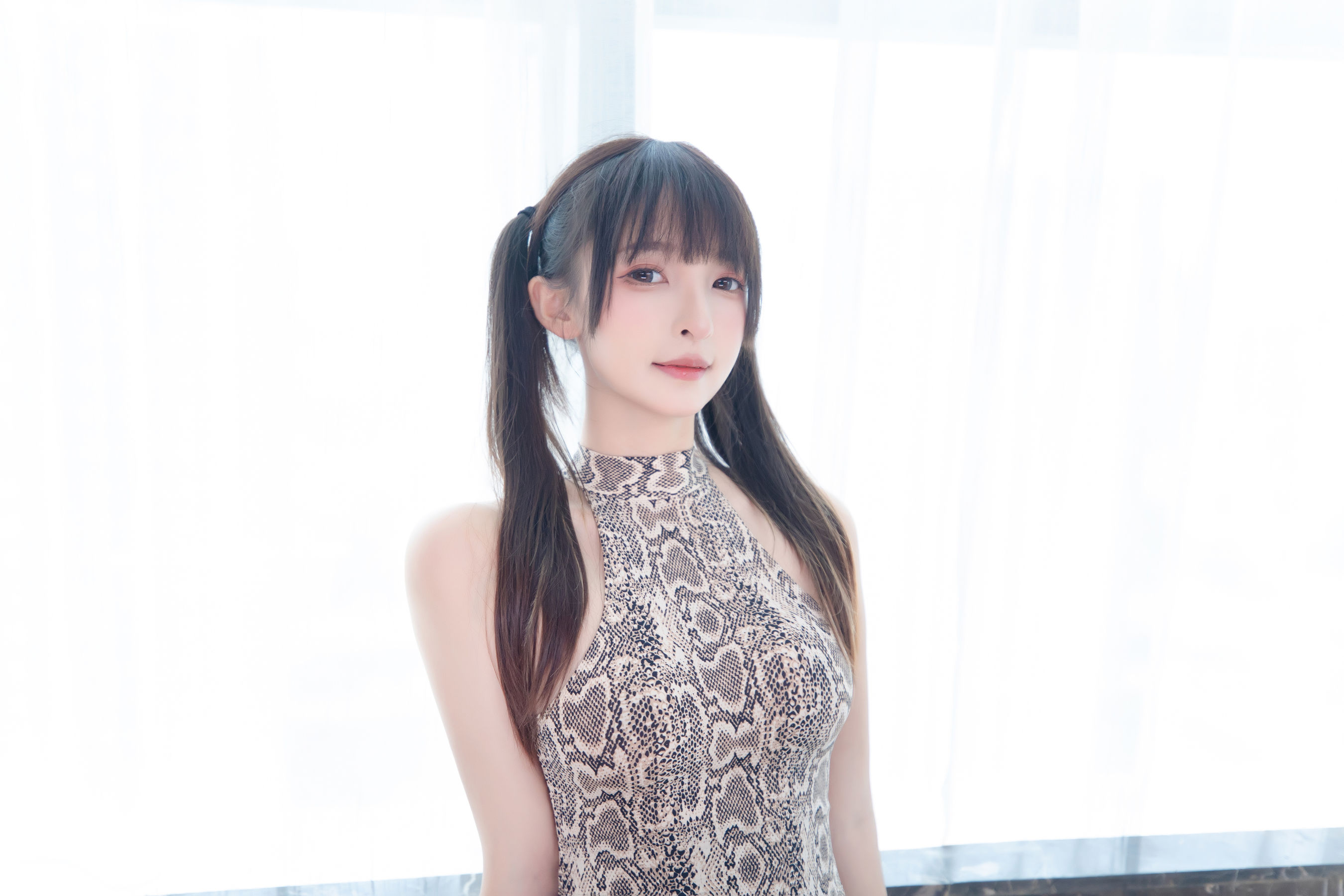 [福利COS] 萝莉神楽板真冬 之蟒纹旗袍
