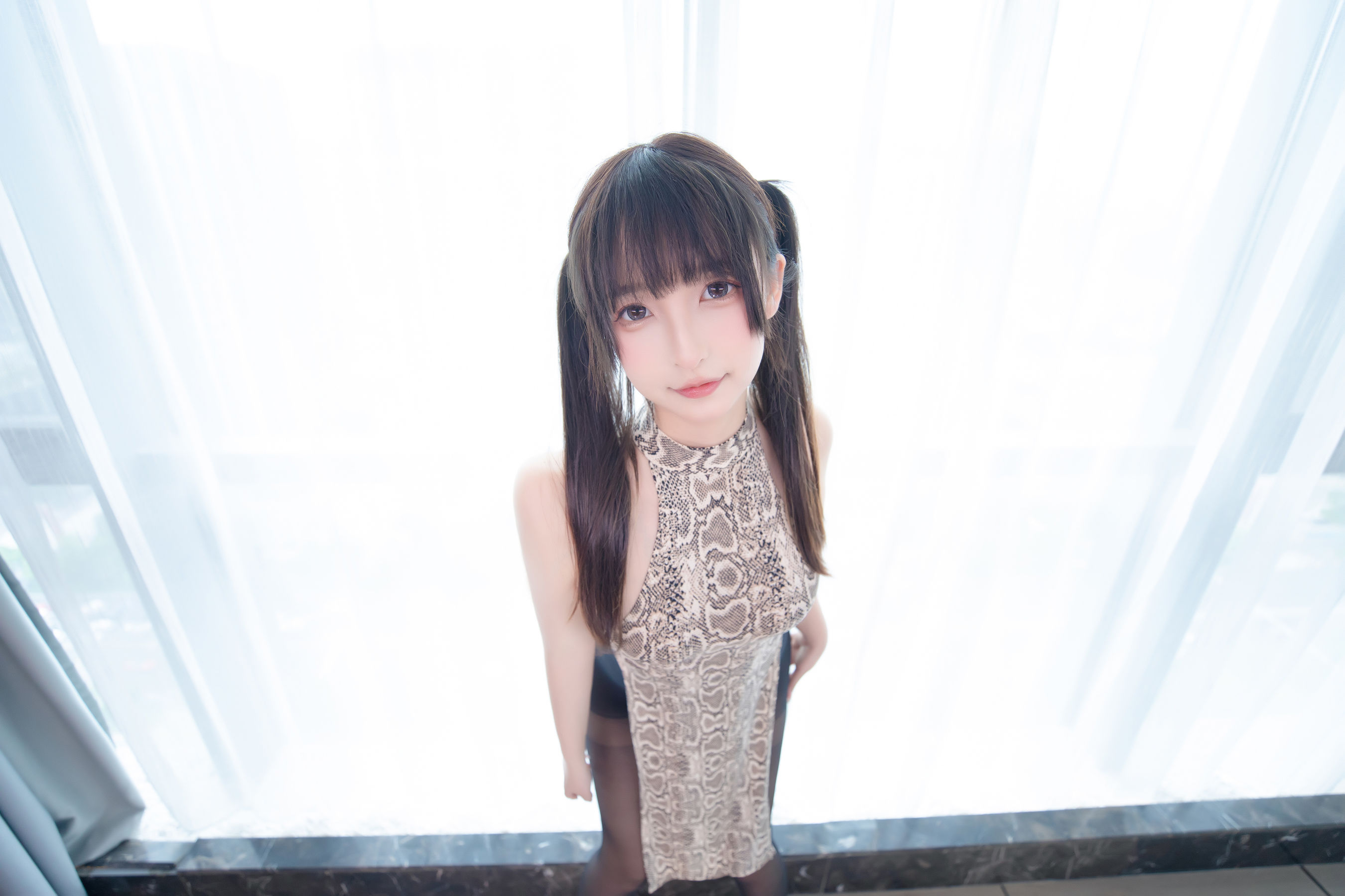 [福利COS] 萝莉神楽板真冬 之蟒纹旗袍