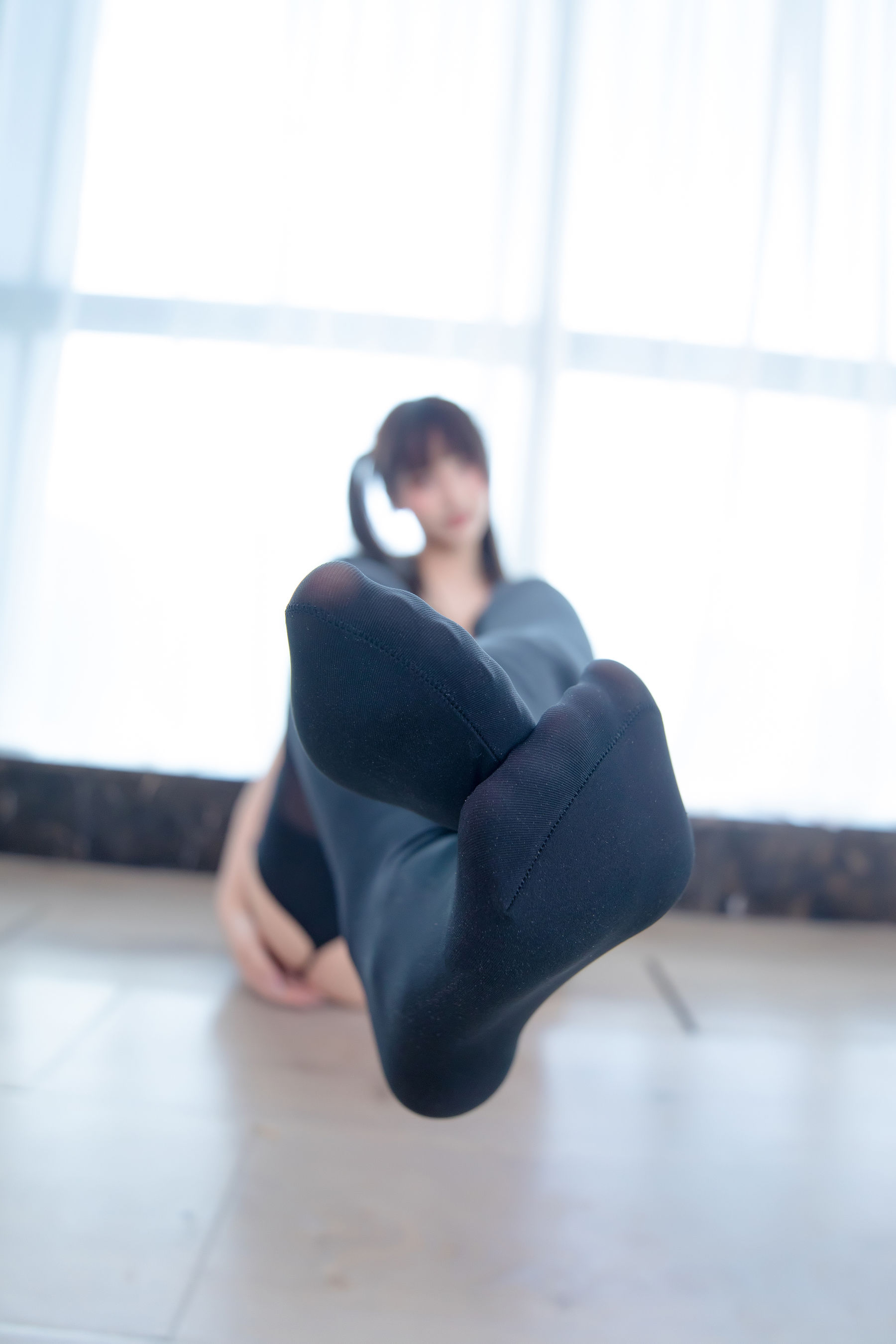 [福利COS] 萝莉神楽板真冬 之足底星光