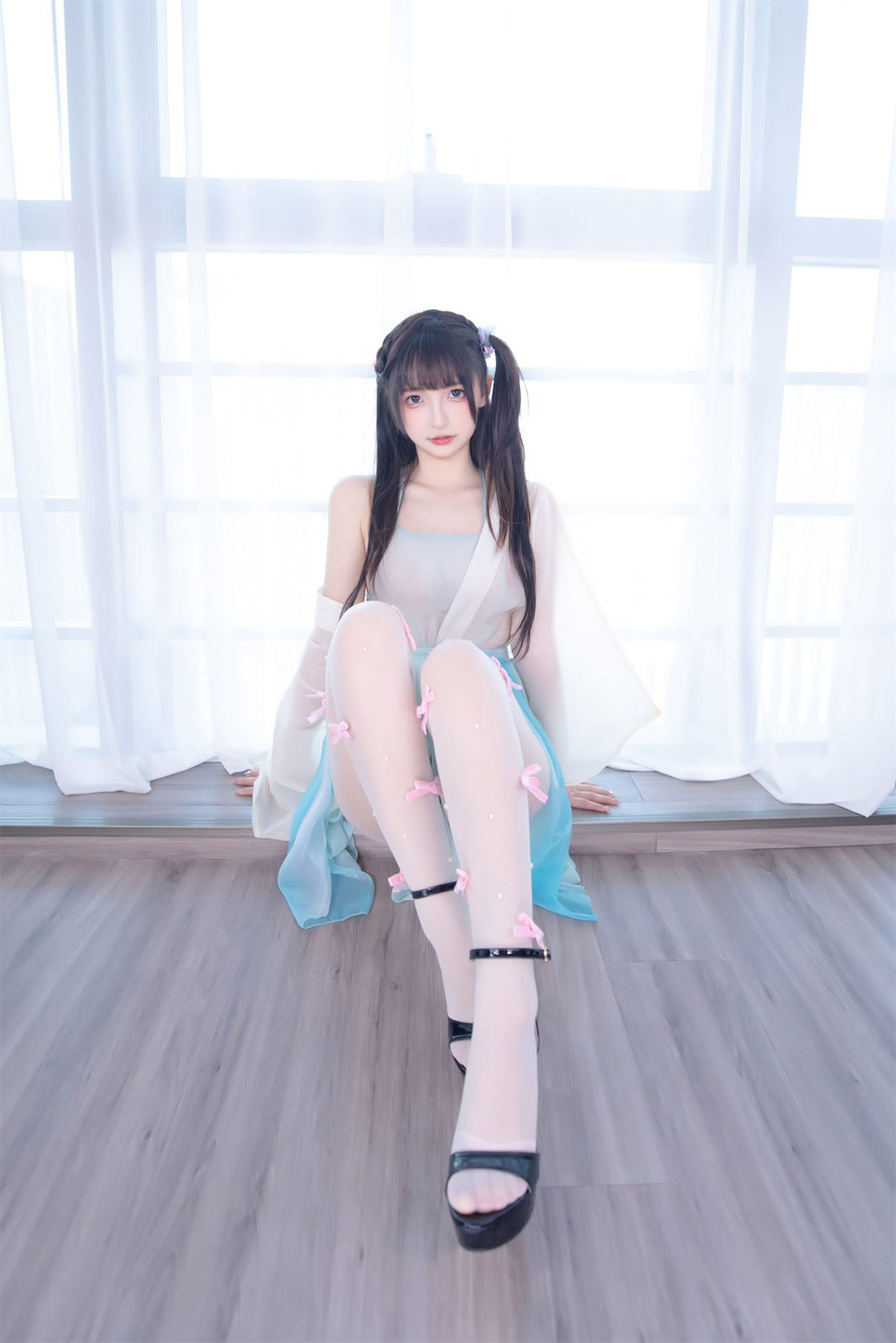[福利COS] 萝莉神楽板真冬 之醉梦星河