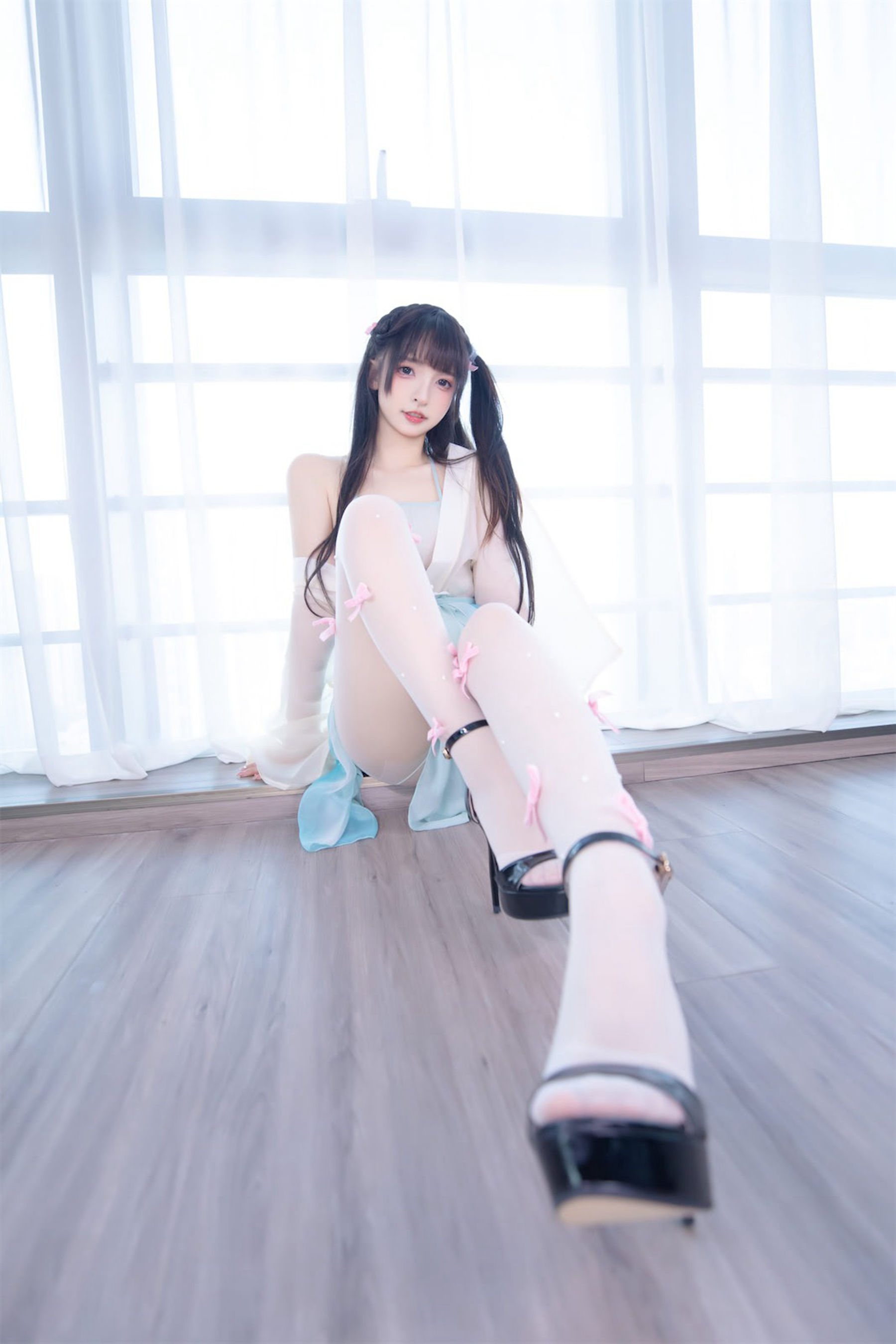 [福利COS] 萝莉神楽板真冬 之醉梦星河