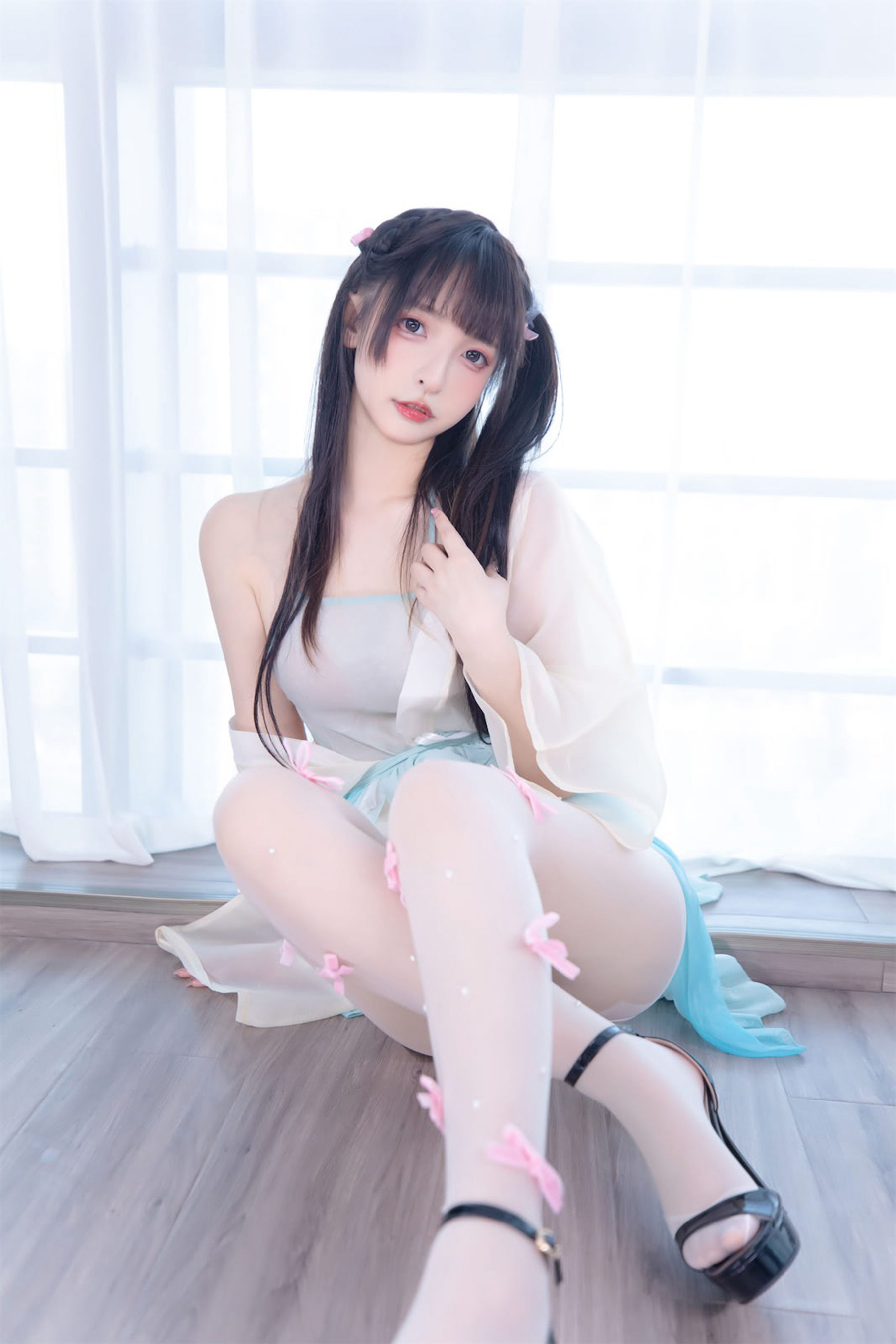 [福利COS] 萝莉神楽板真冬 之醉梦星河