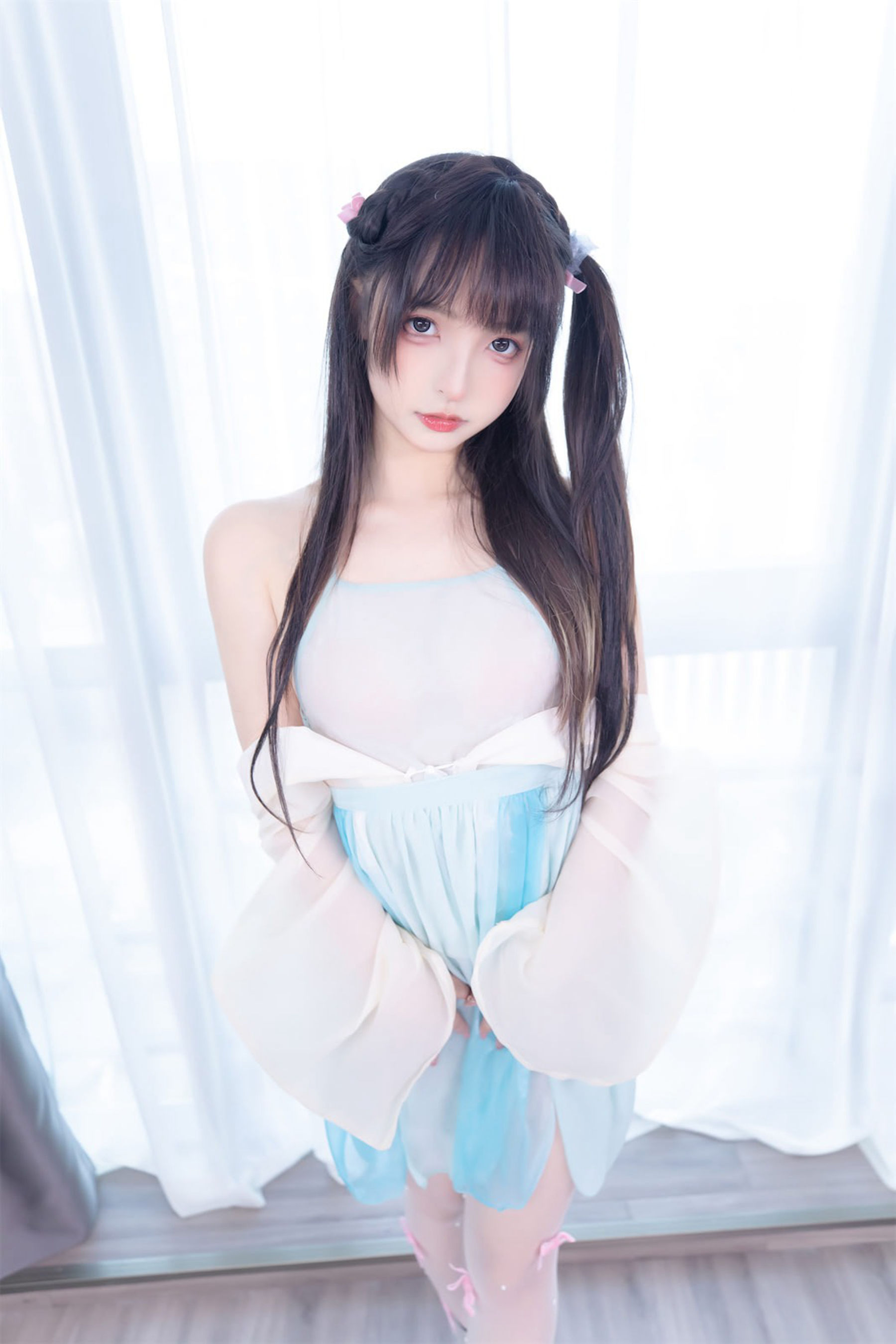 [福利COS] 萝莉神楽板真冬 之醉梦星河