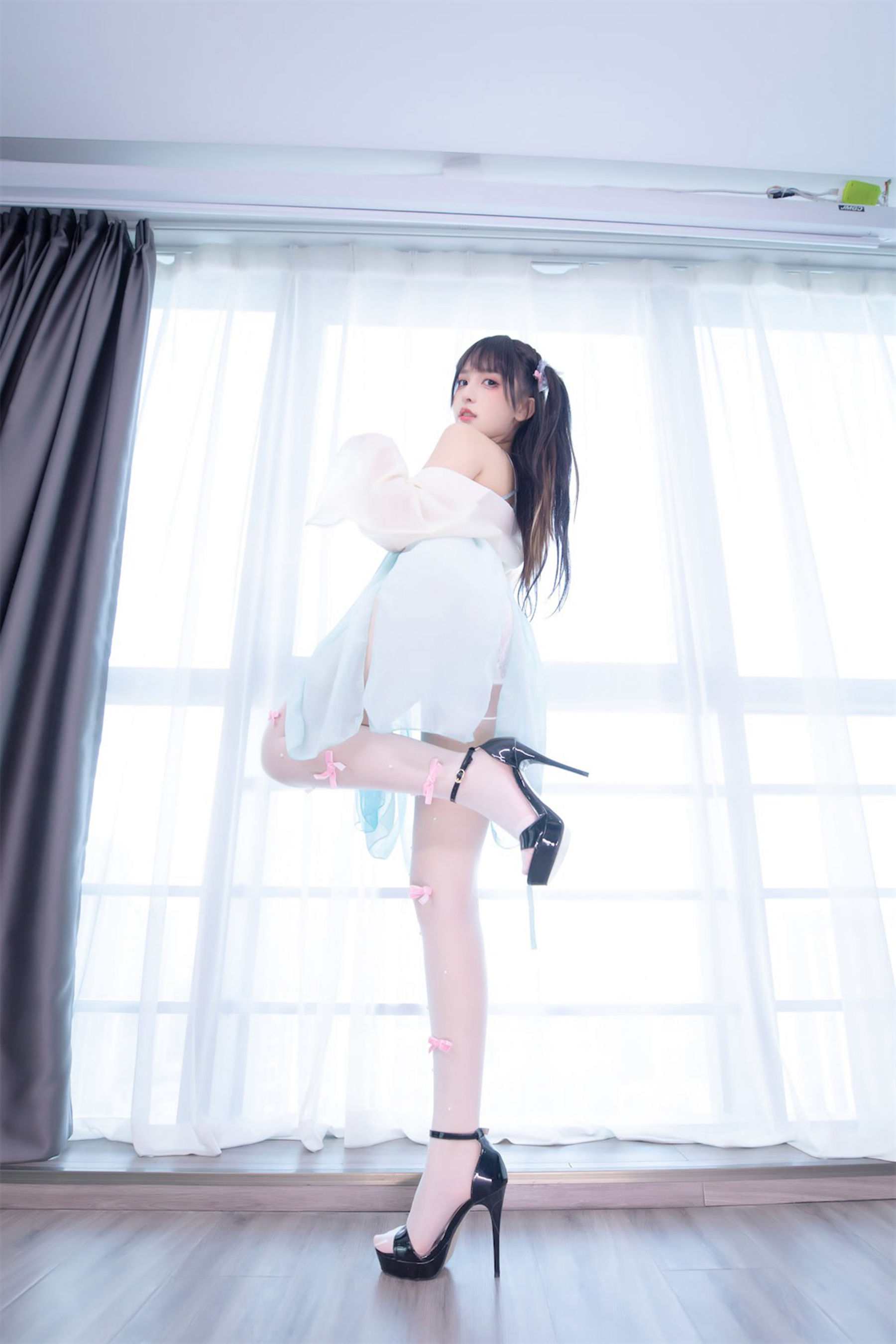 [福利COS] 萝莉神楽板真冬 之醉梦星河