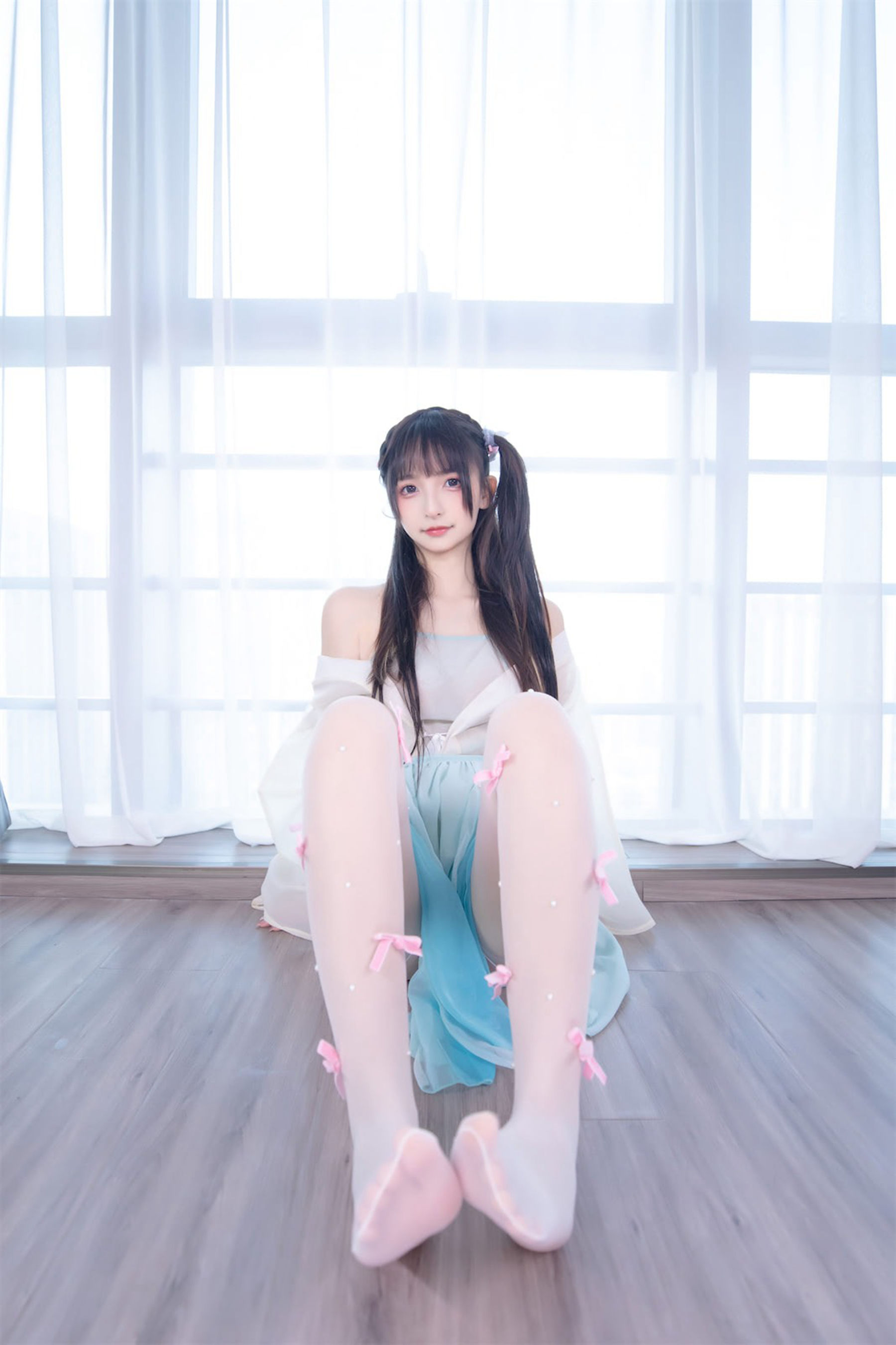 [福利COS] 萝莉神楽板真冬 之醉梦星河