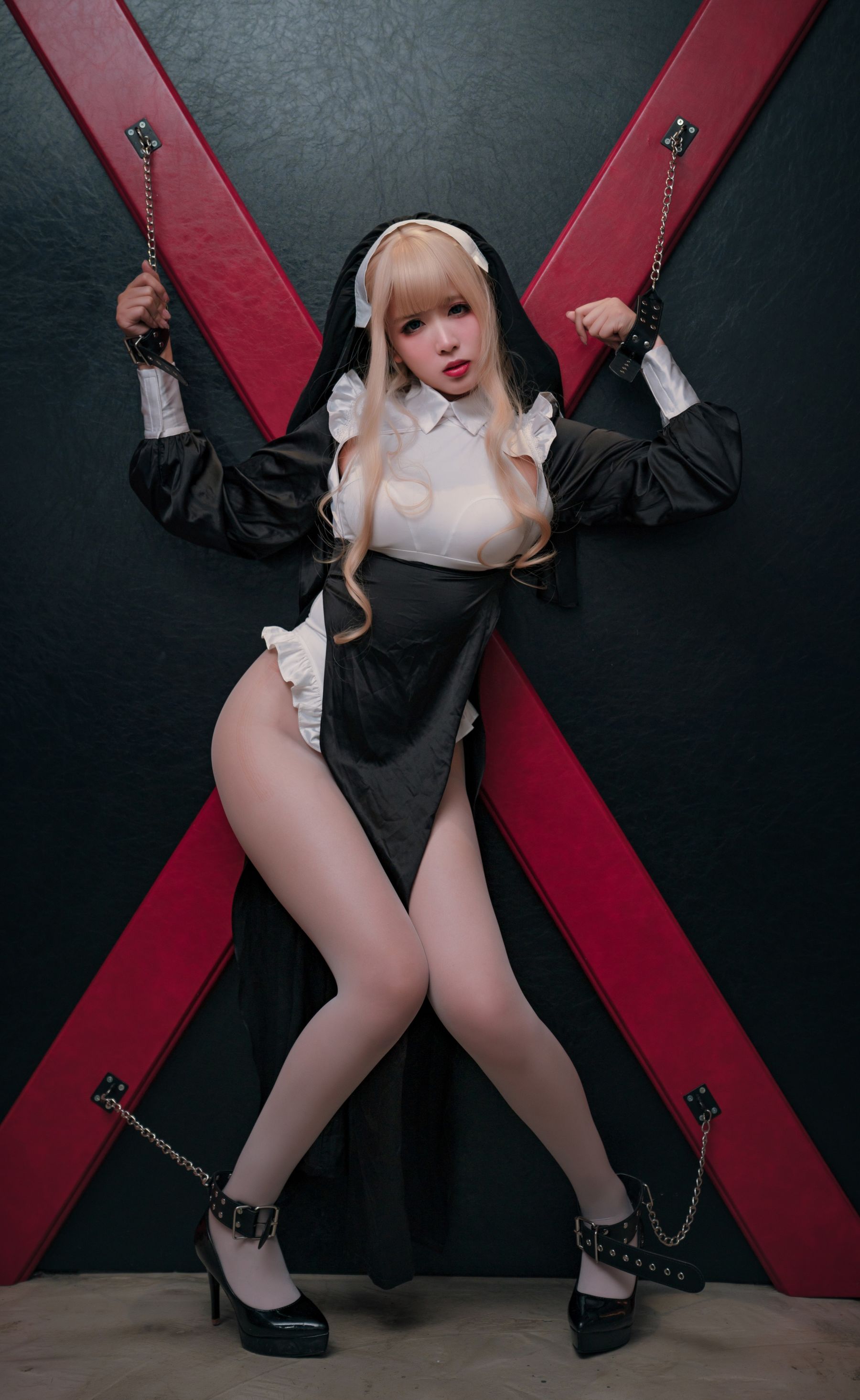 [福利COS] 轩萧学姐 - 修女