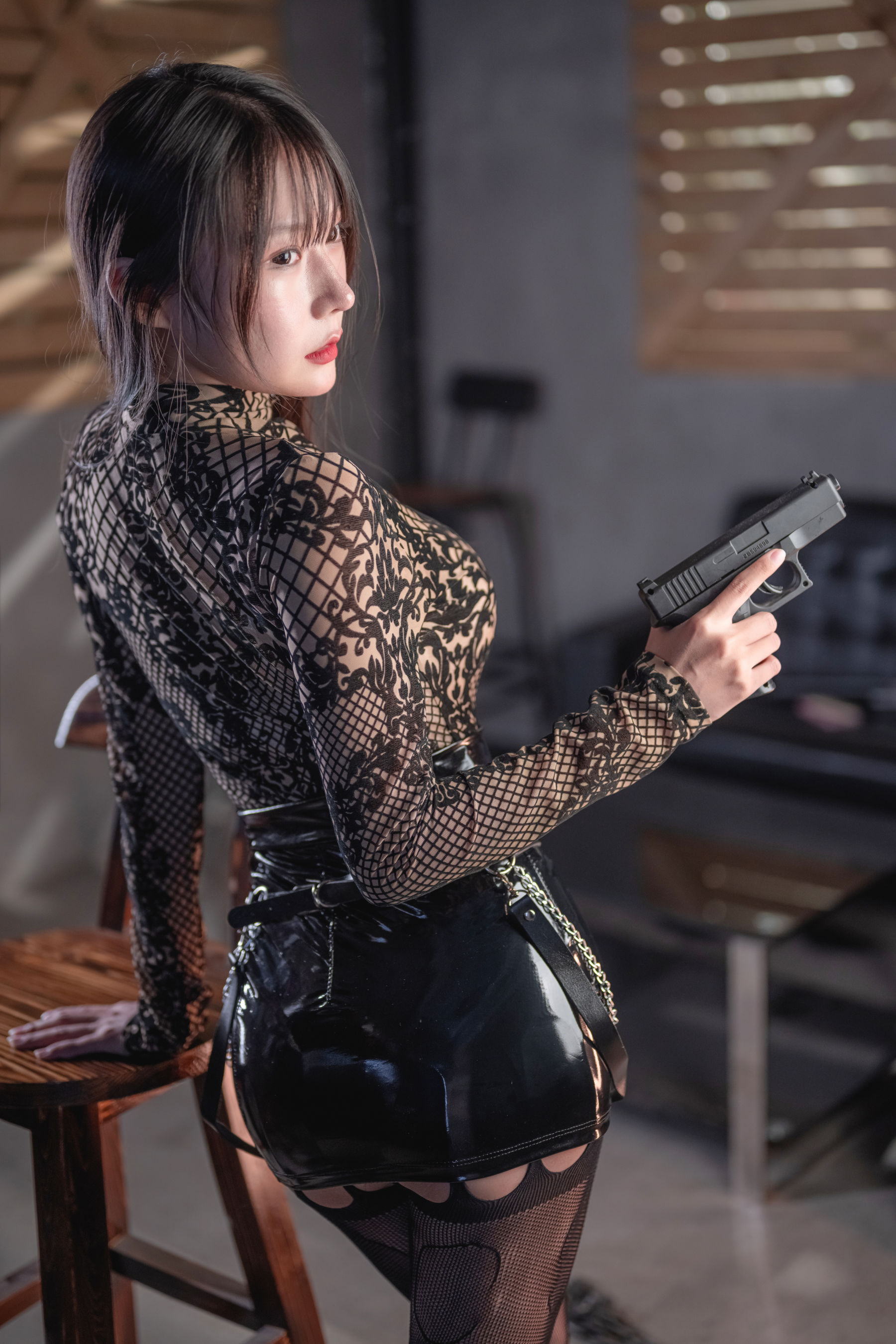 [福利COS] 香草喵露露写真 - 无路可退 秘密搜查官