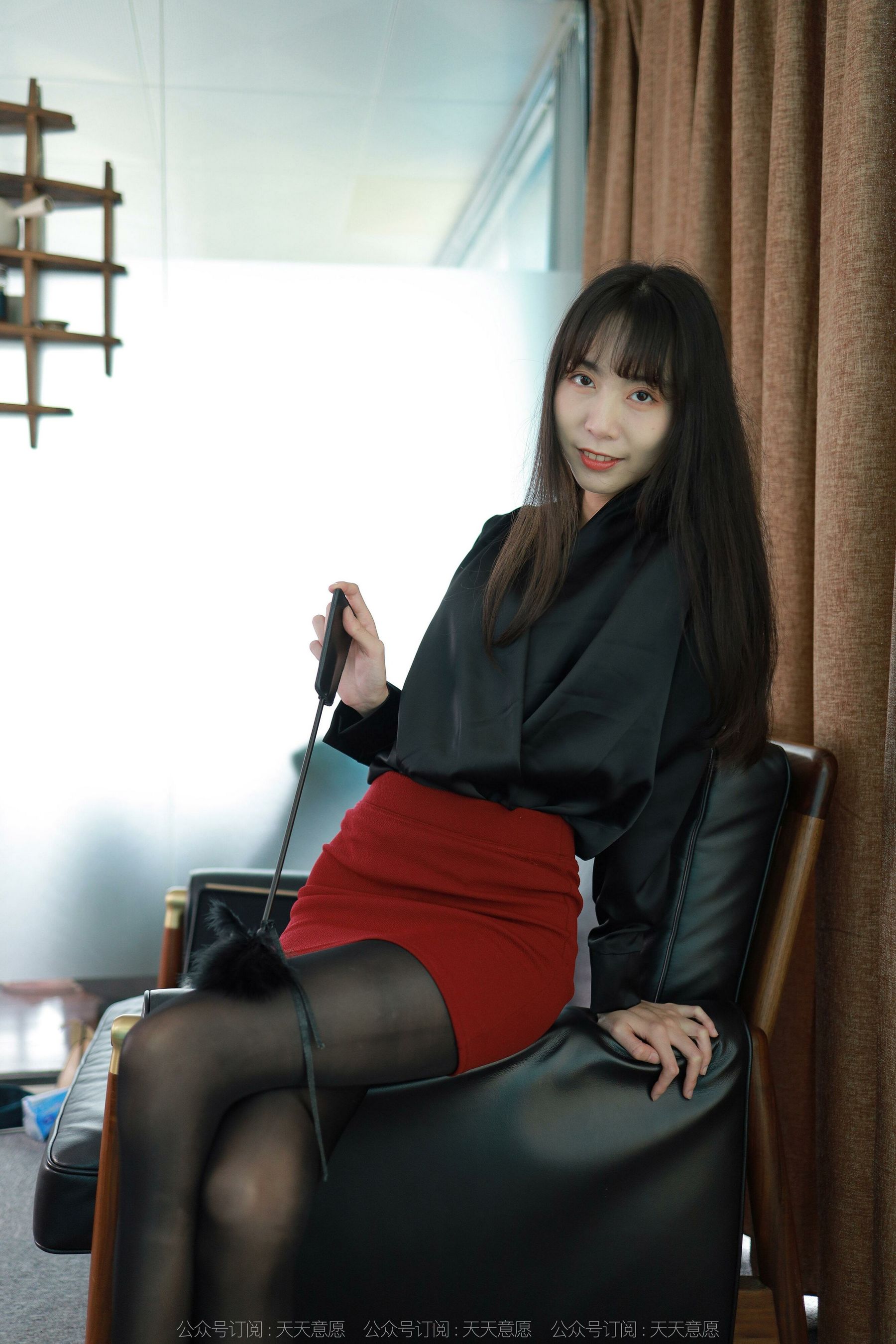 [IESS异思趣向]  模特：团团 《长腿红与黑》