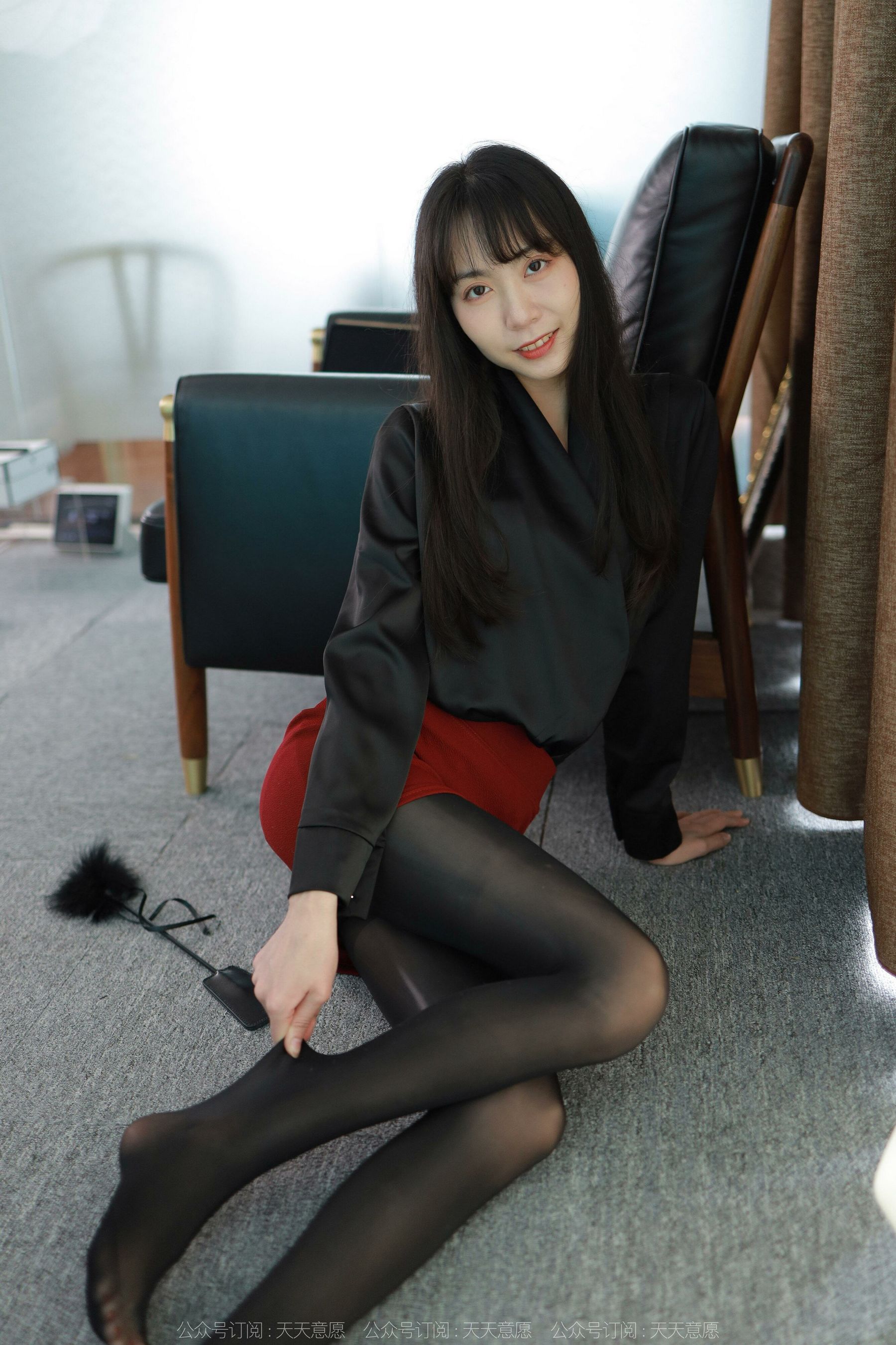 [IESS异思趣向]  模特：团团 《长腿红与黑》