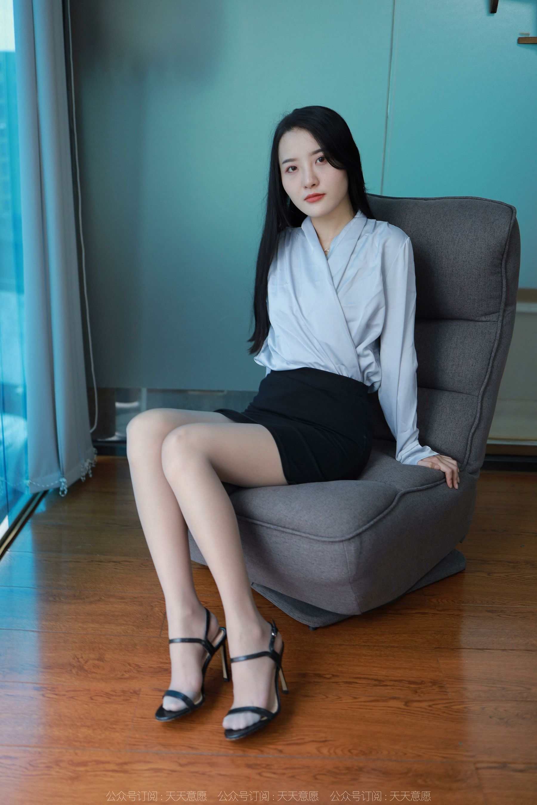 [IESS异思趣向]  模特：婉萍 《灰色轨迹》