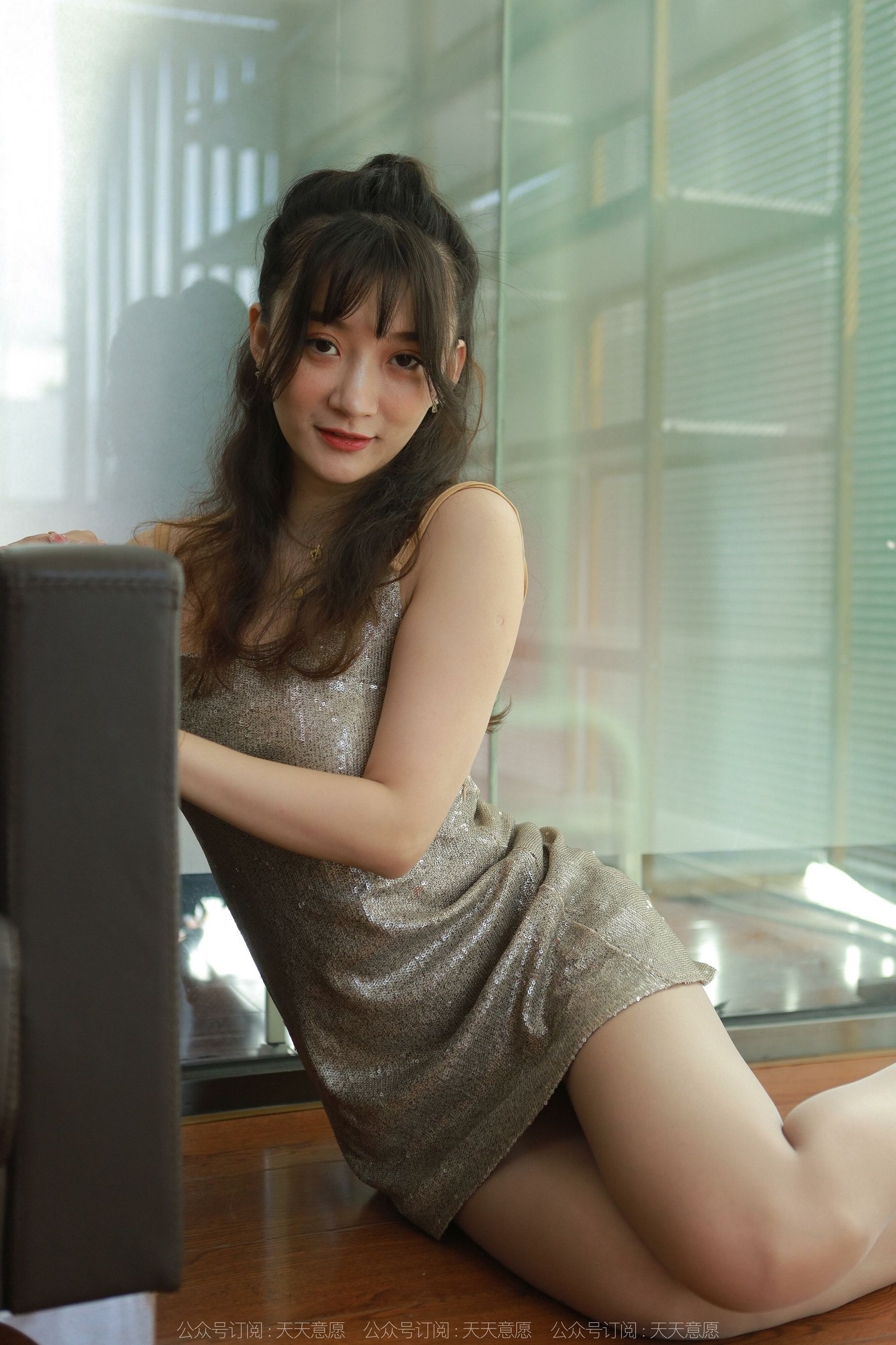 [IESS异思趣向]  模特：秋秋 《金包银》